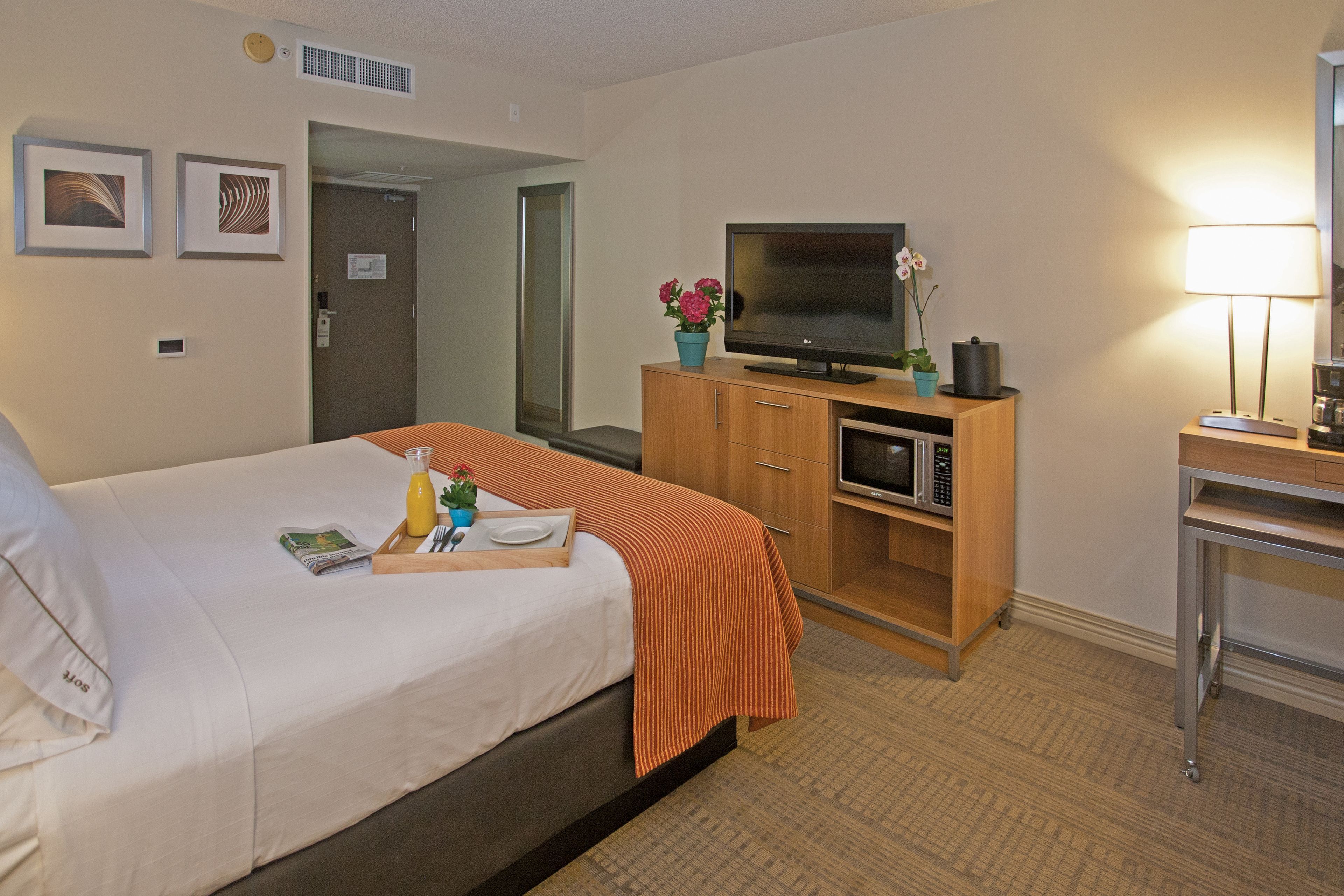 Standard Room, 1 King Bed