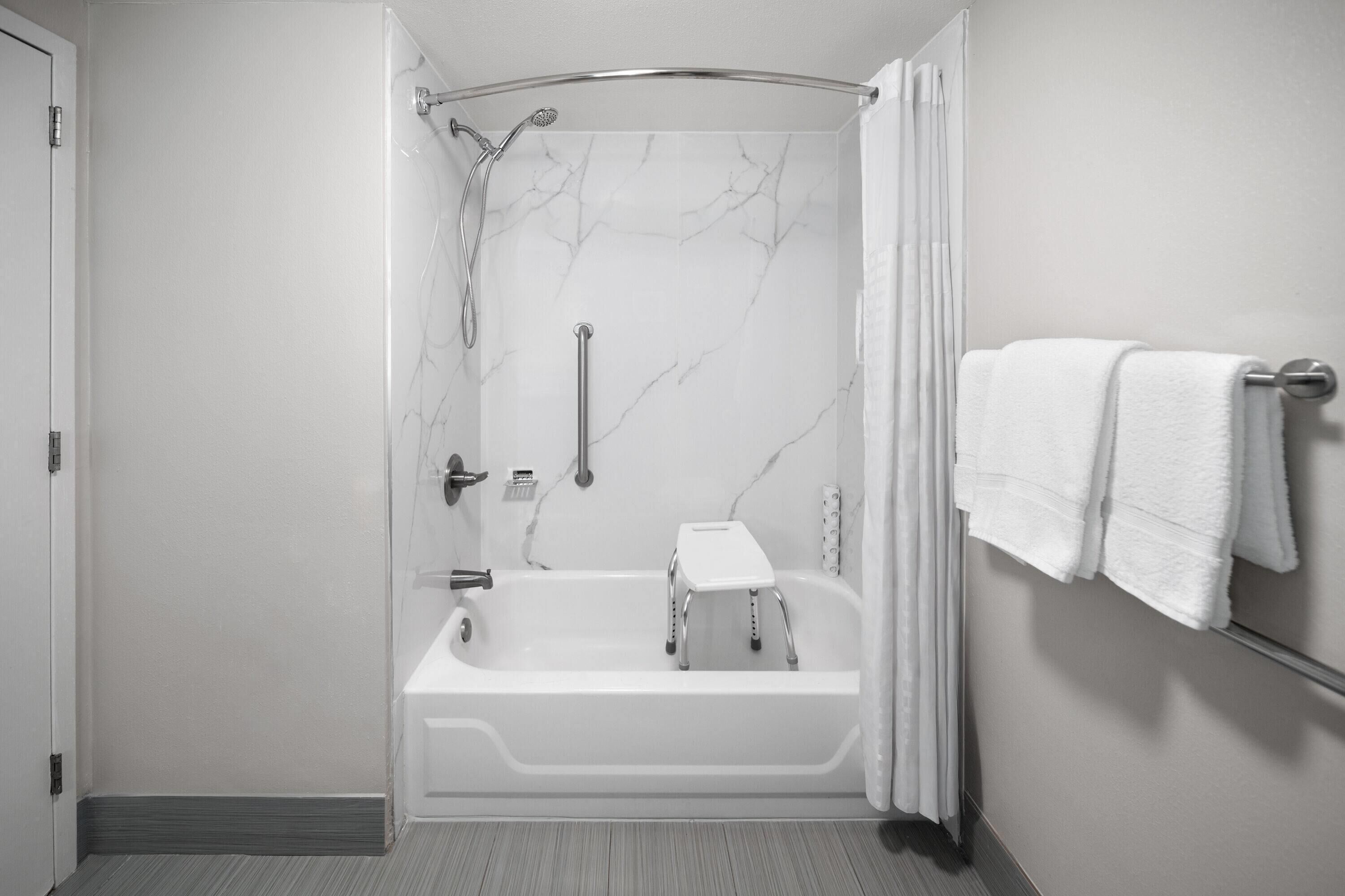 Room, 1 King Bed, Accessible, Non Smoking (Bathtub)