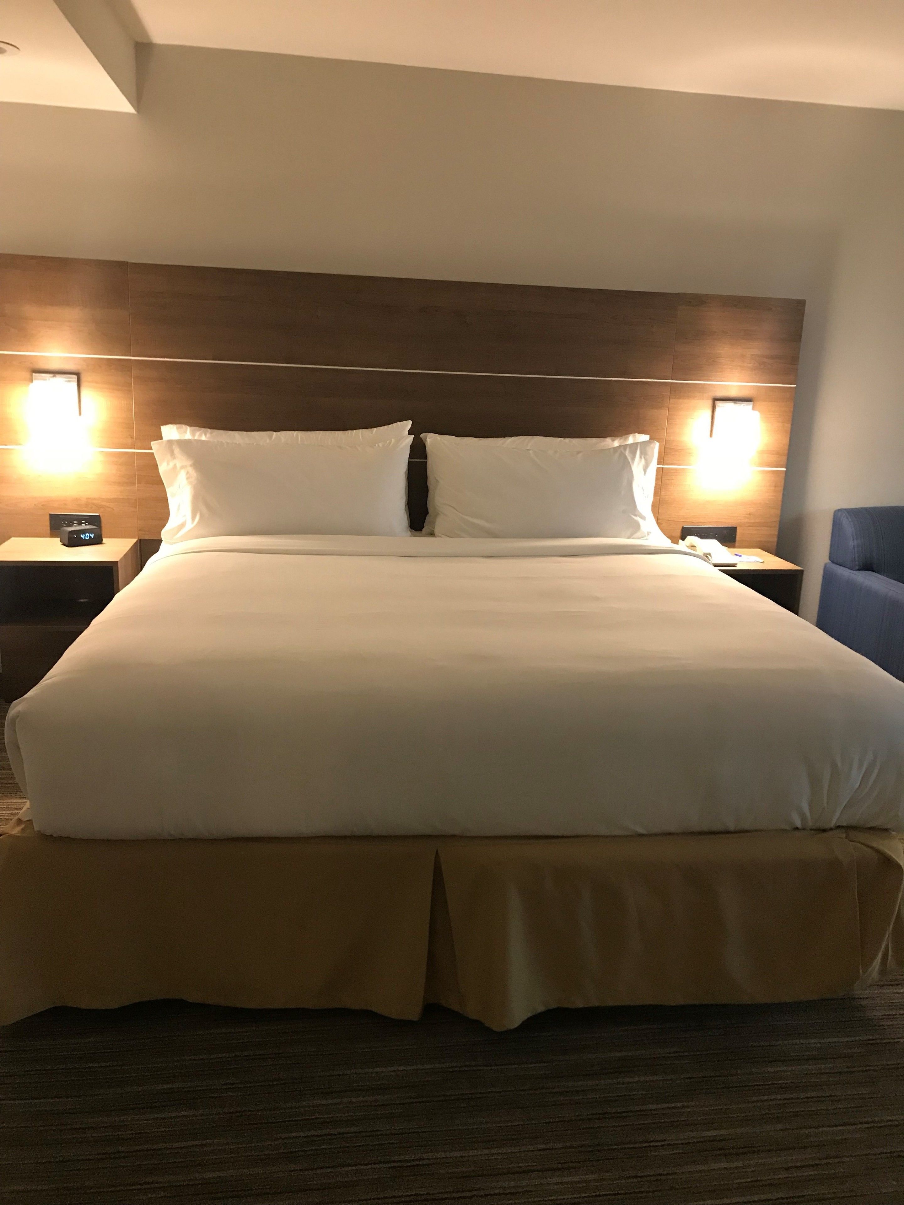 Standard Room, 1 King Bed, Accessible (Comm, Mobil, Accessible Tub)