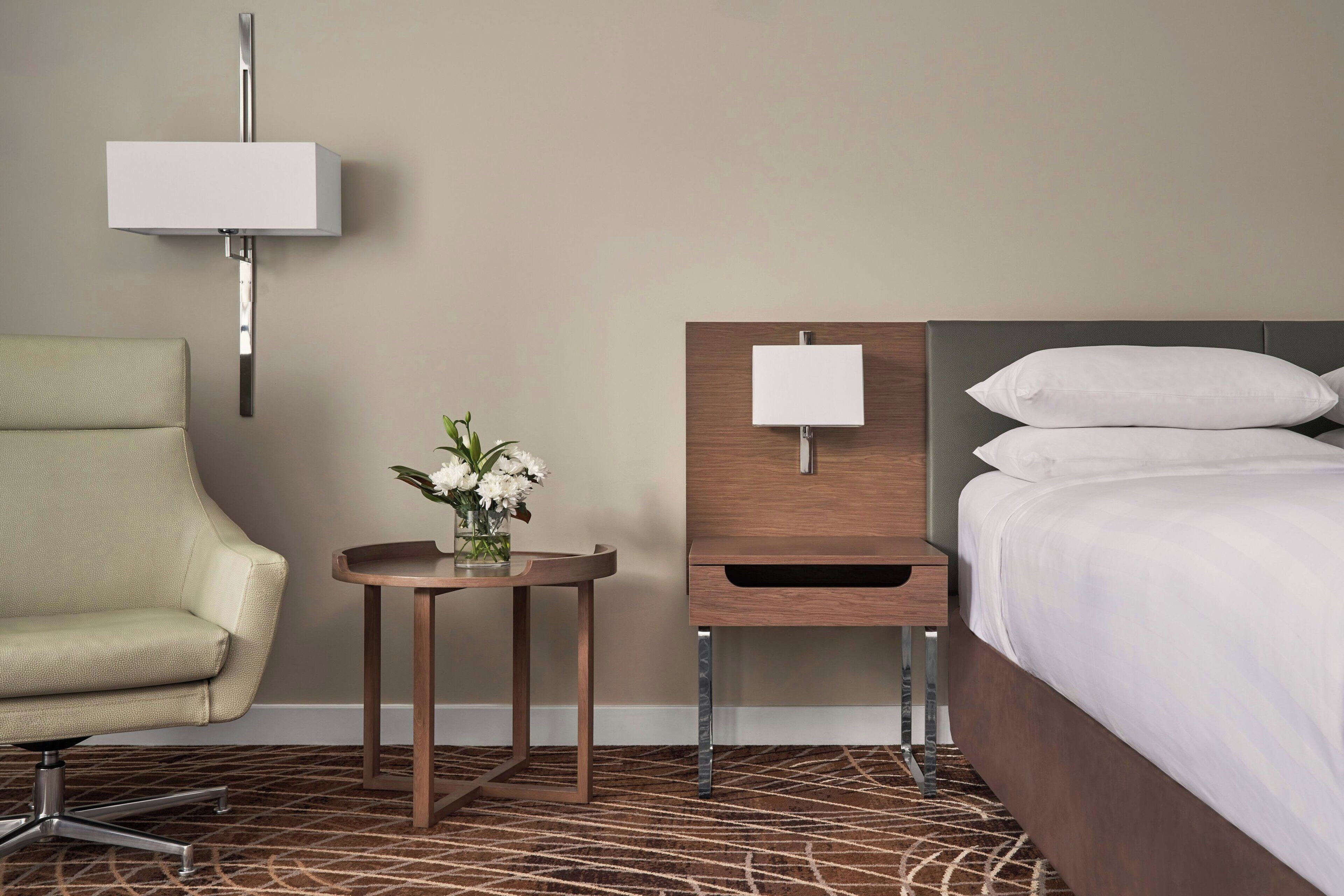 Grand Room, 1 Queen Bed