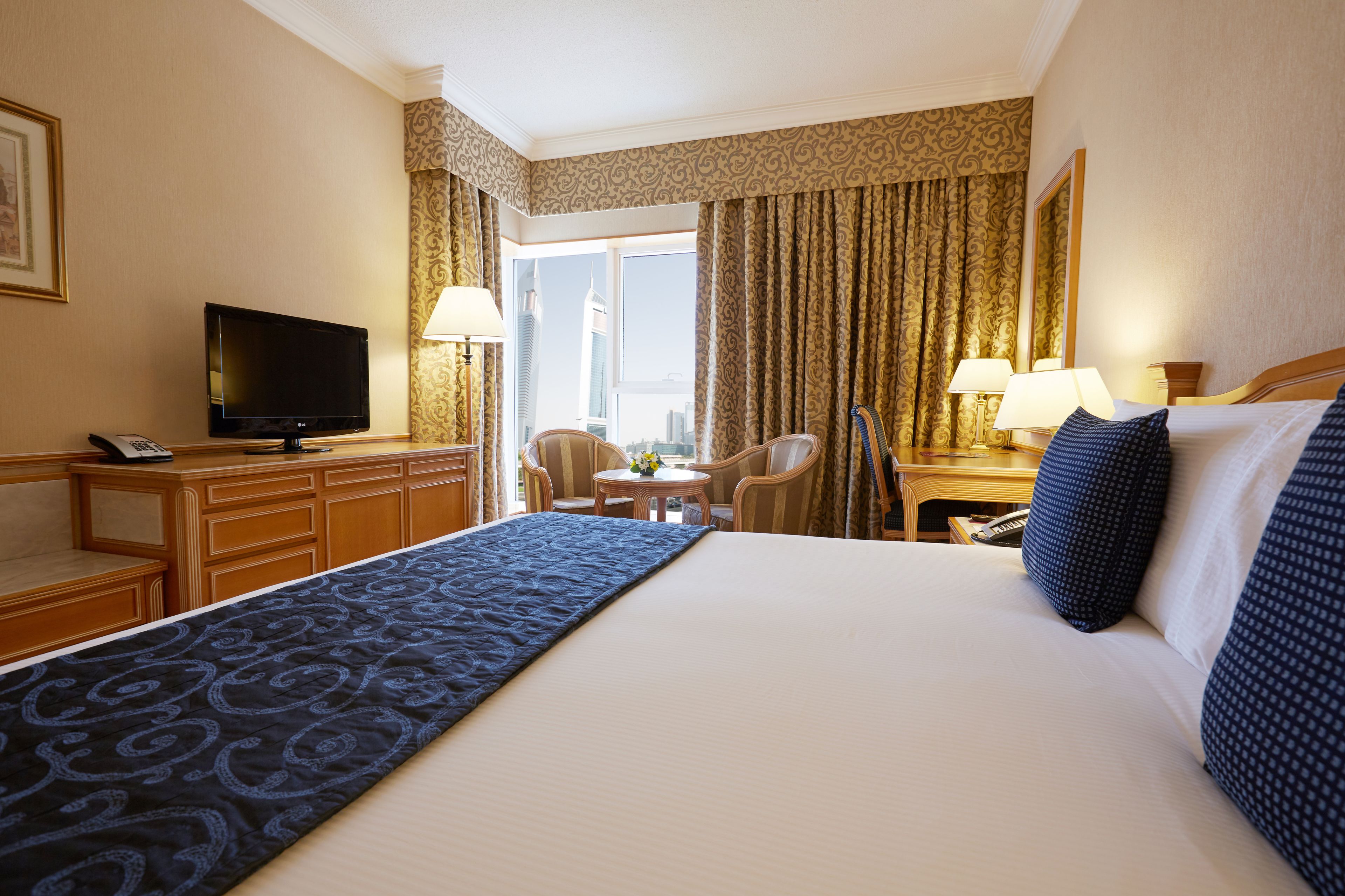 Deluxe Room (with Sheikh Zayed Road View)