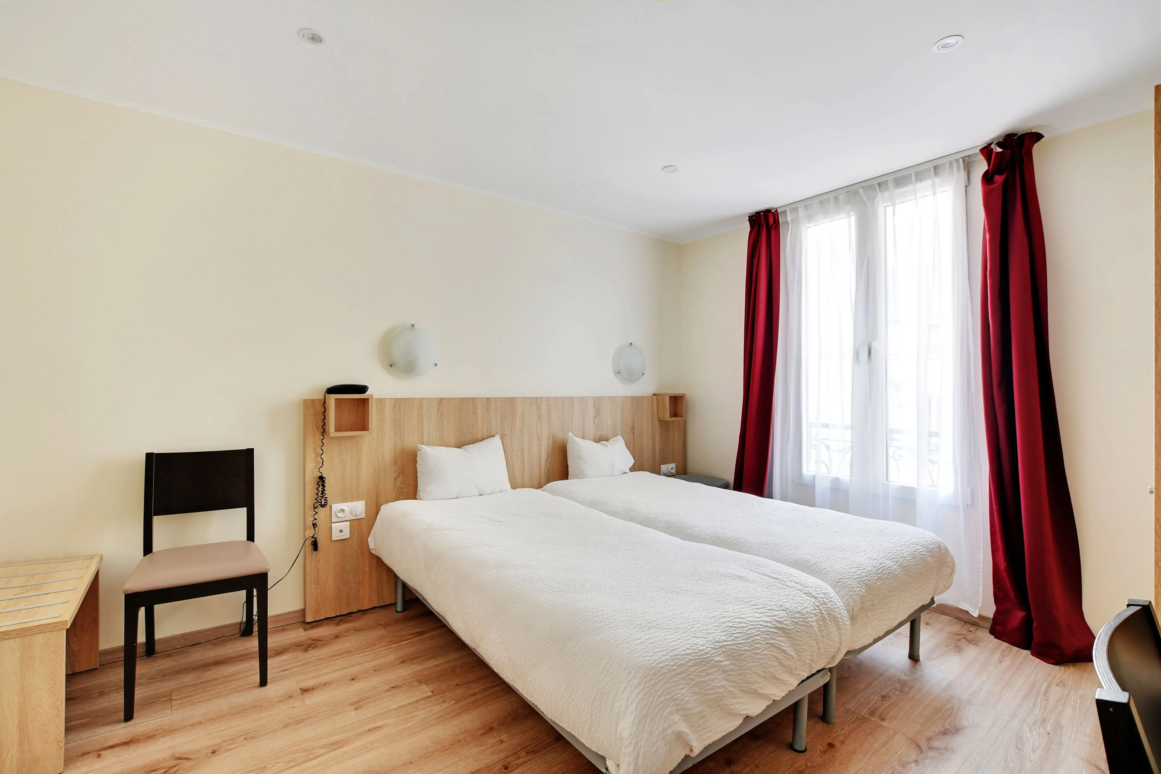 Twin Room Twin Room