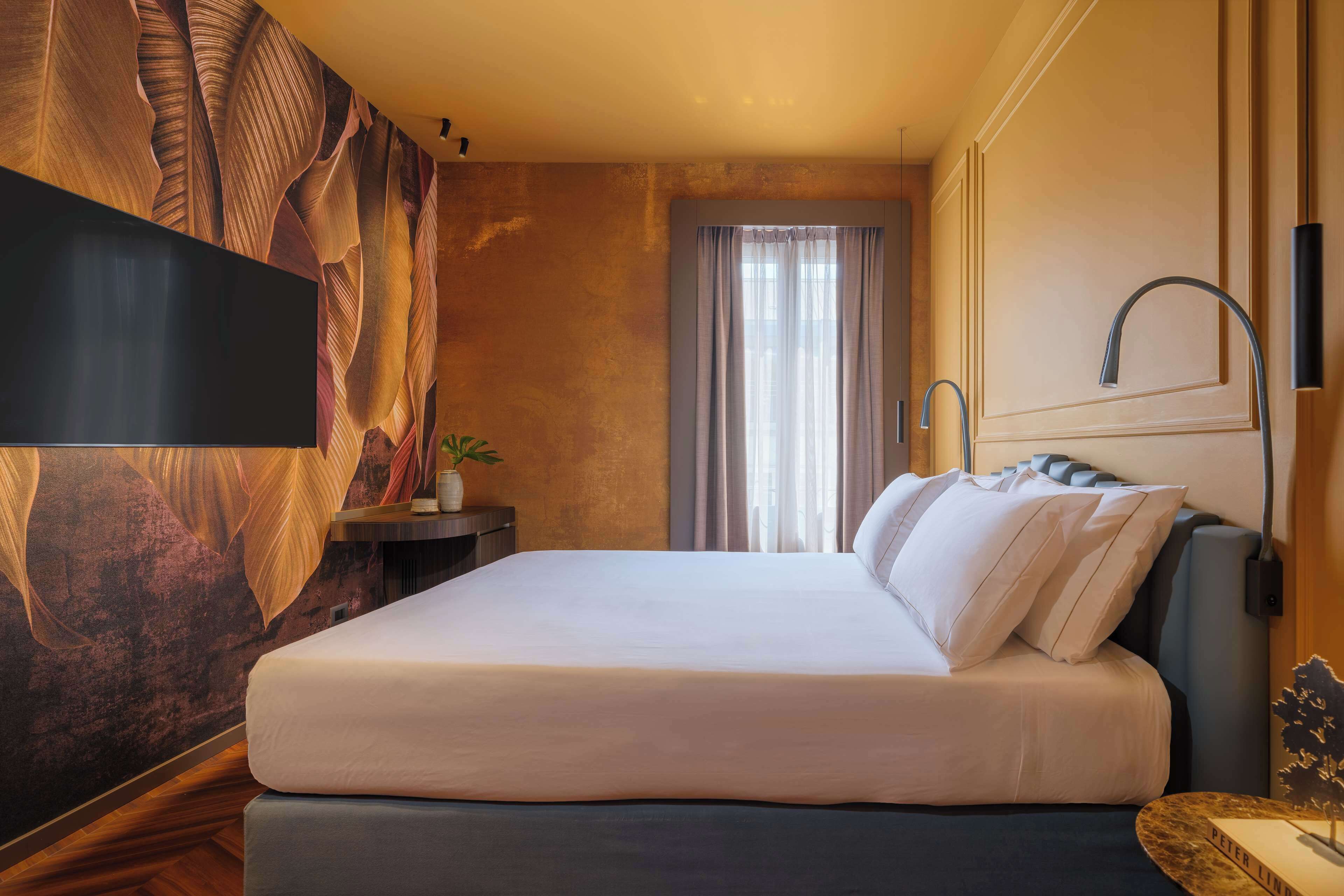 Deluxe Room, 1 Queen Bed