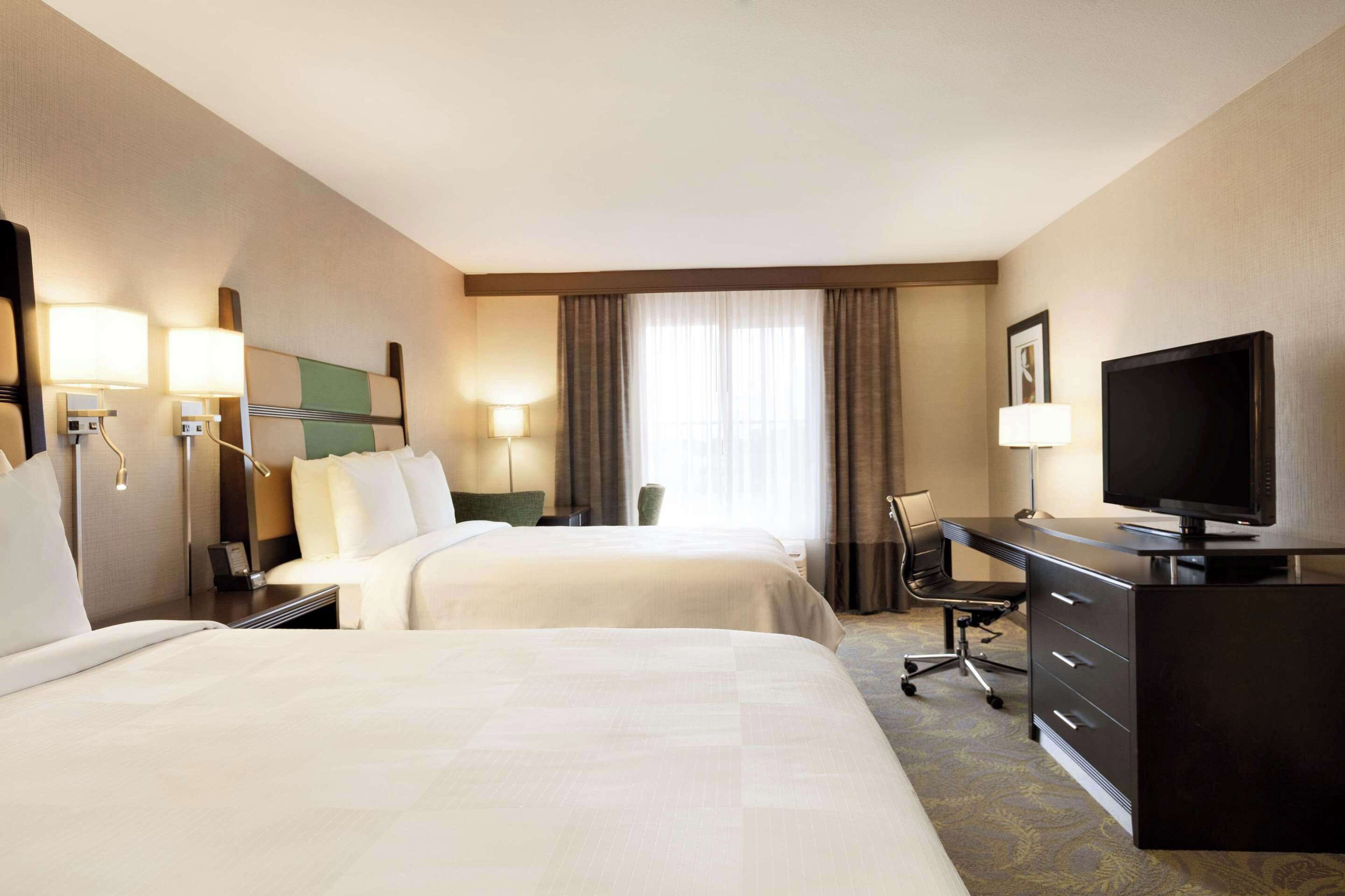 2 Queen Beds, Non Smoking, Accessible
