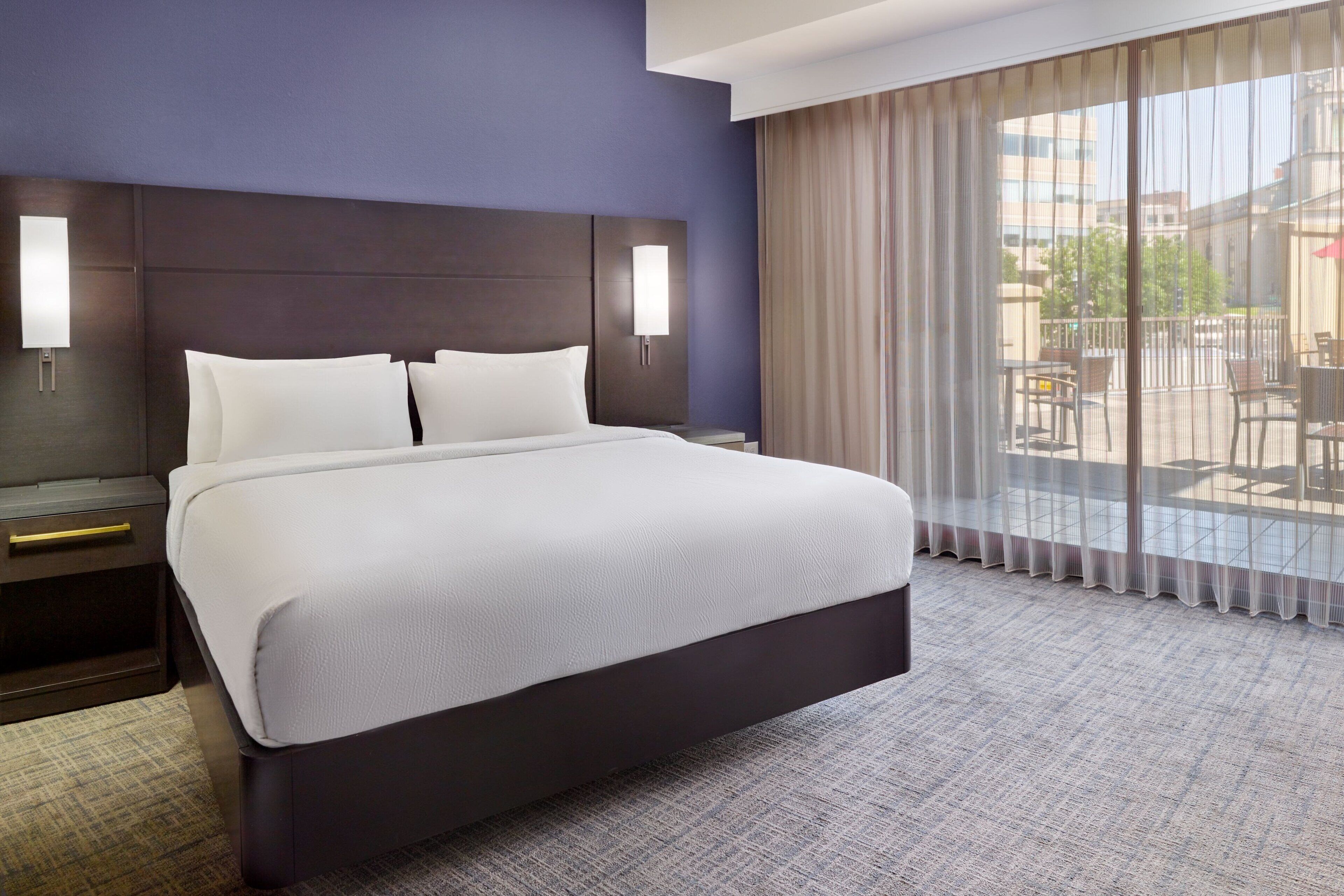 Executive Suite, 1 King Bed, Balcony