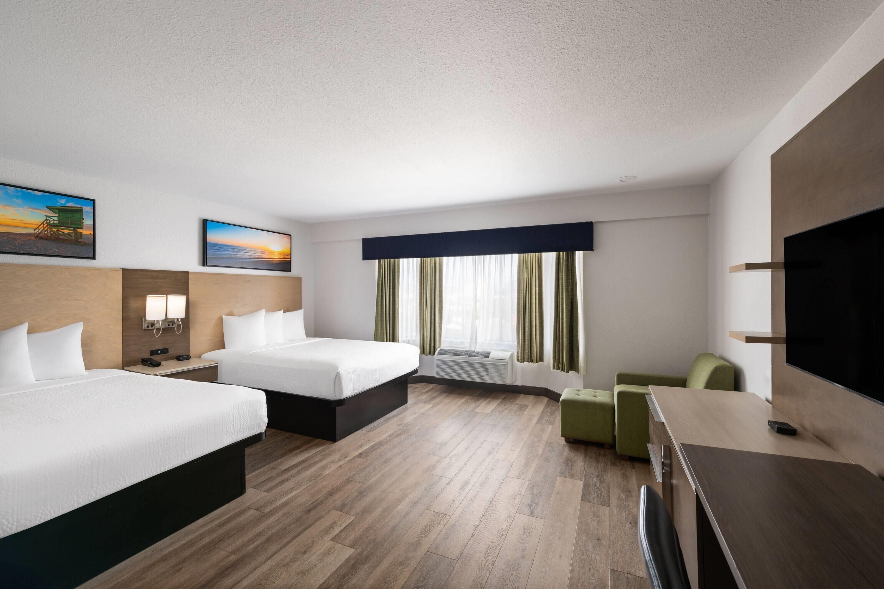 Room, 2 Queen Beds, Non Smoking, Ocean View