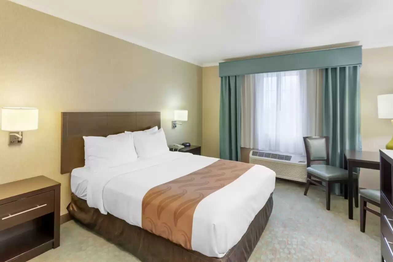 Basic Room, 1 Queen Bed, Non Smoking