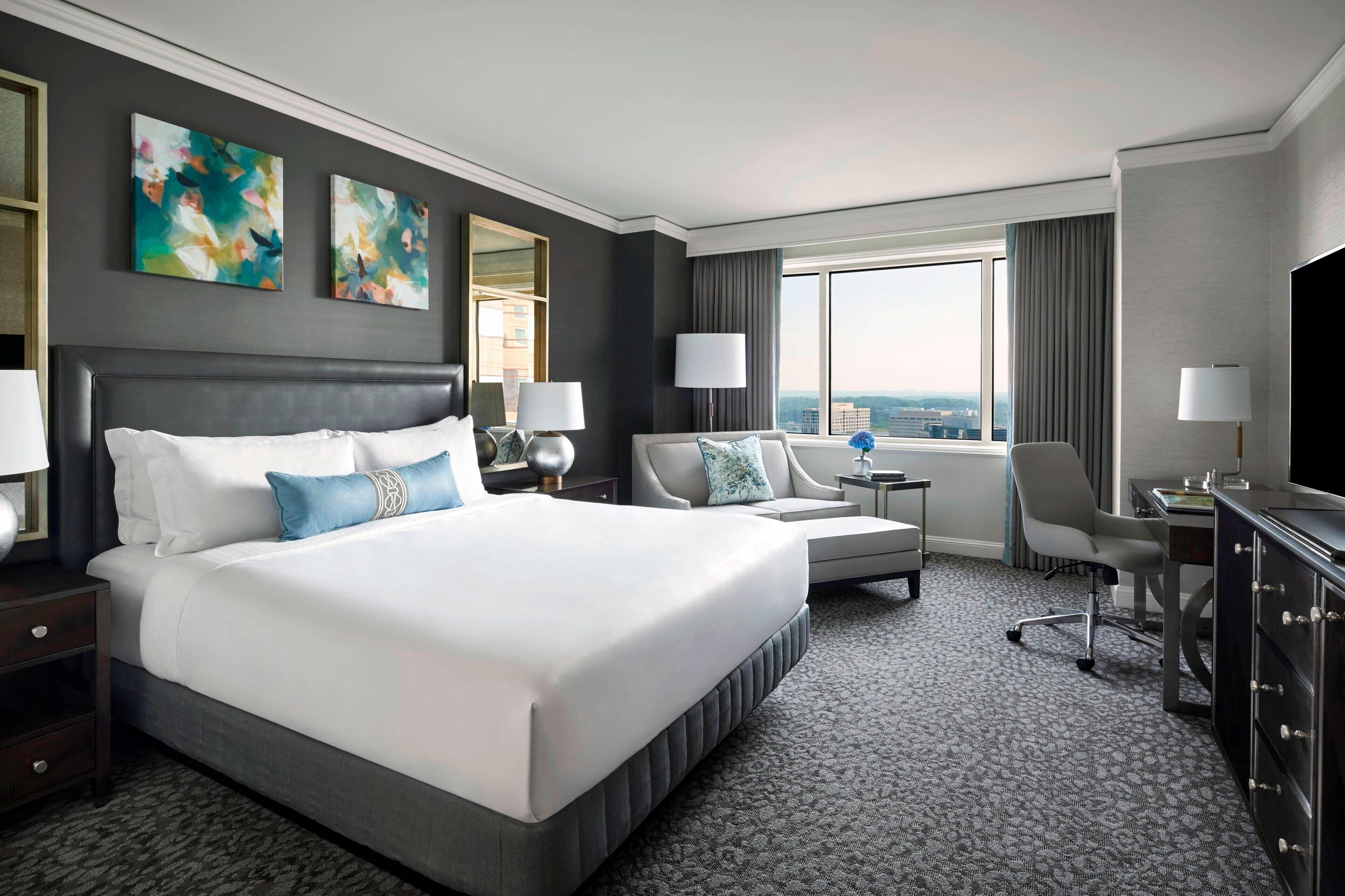 Deluxe Room, 1 King Bed (Hearing Accessible)