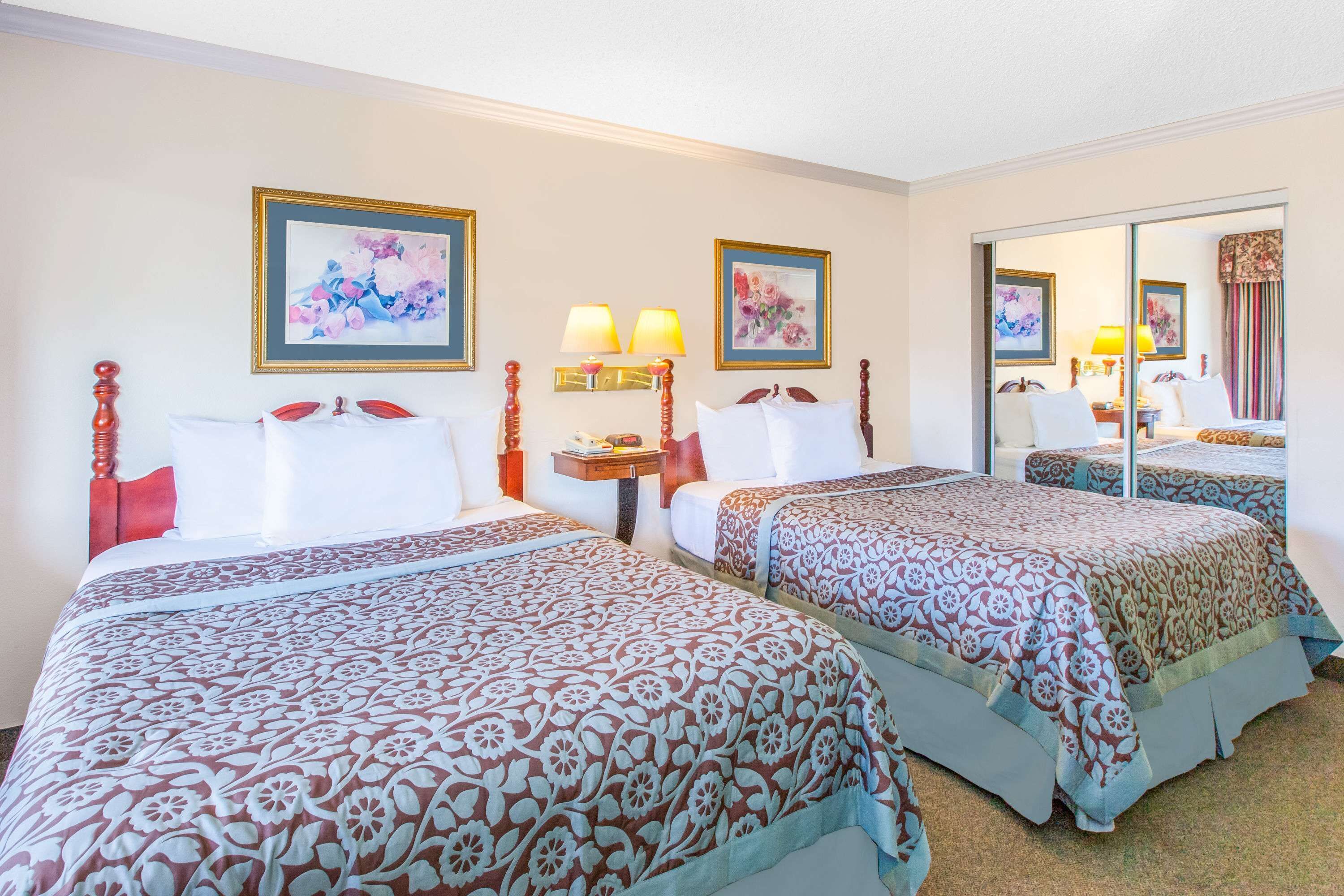 Standard Room, 2 Queen Beds, Accessible