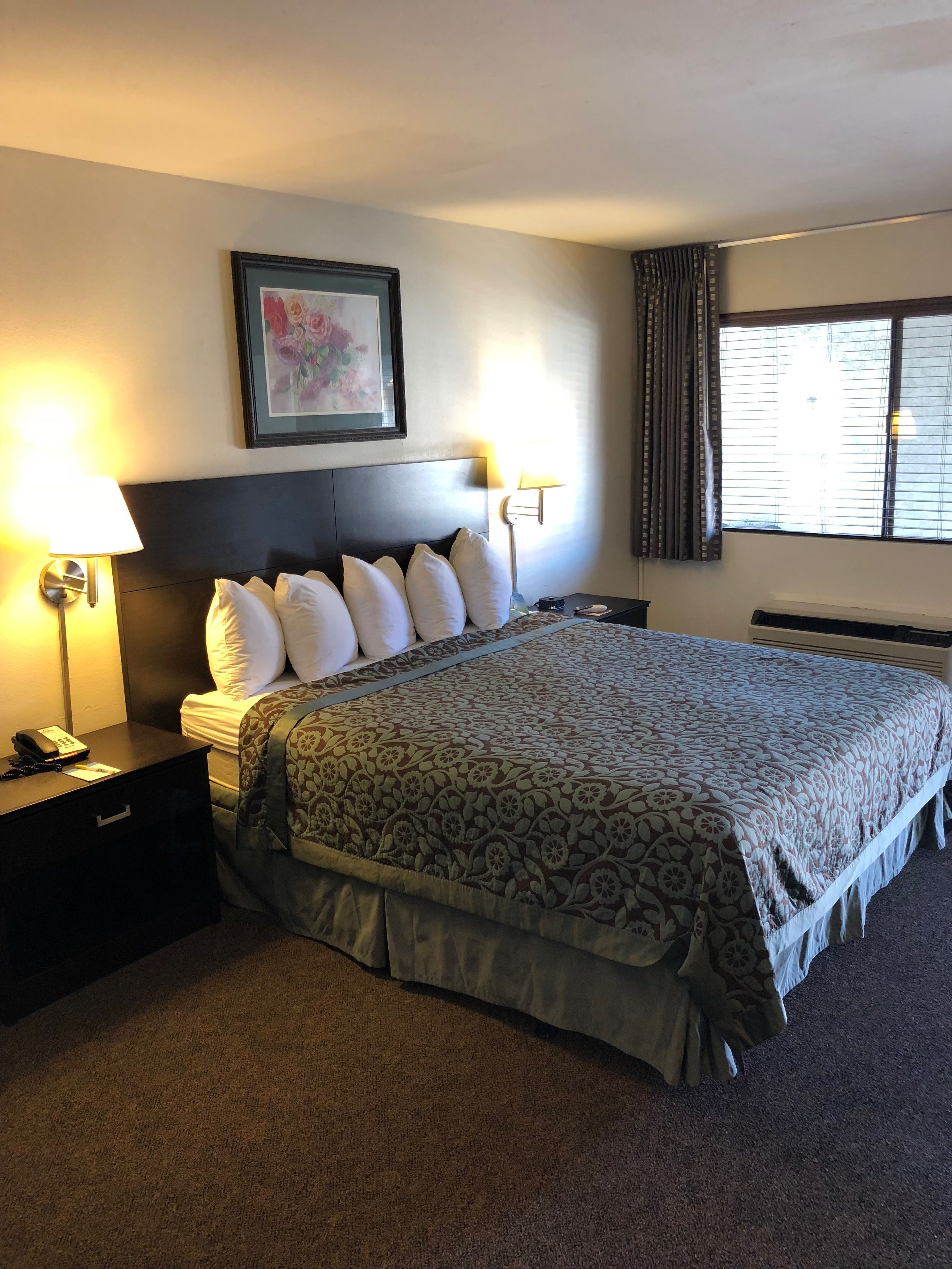 Standard Room, 1 King Bed, Smoking