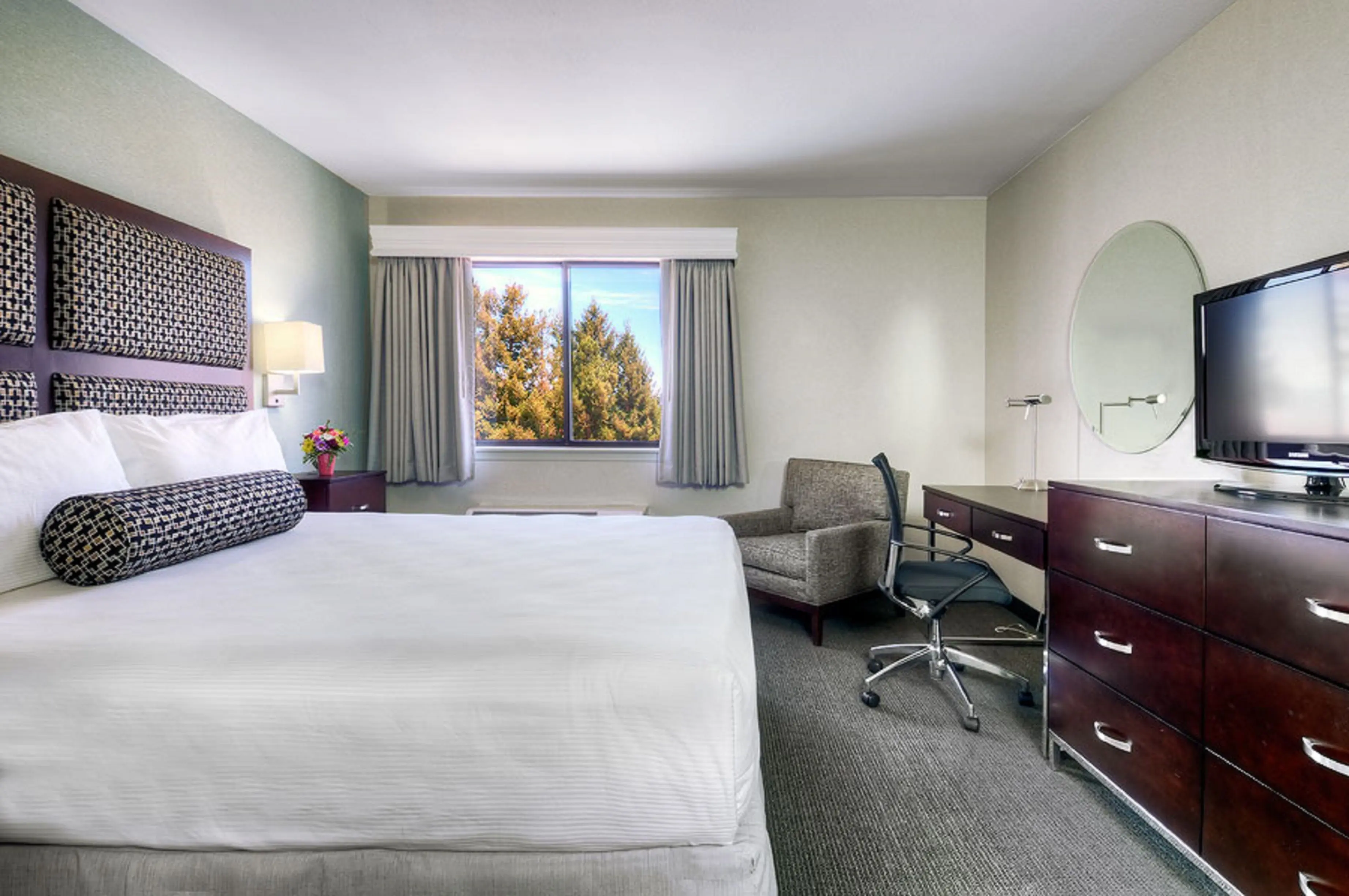 Deluxe Room, 1 Queen Bed Deluxe Room, 1 Queen Bed