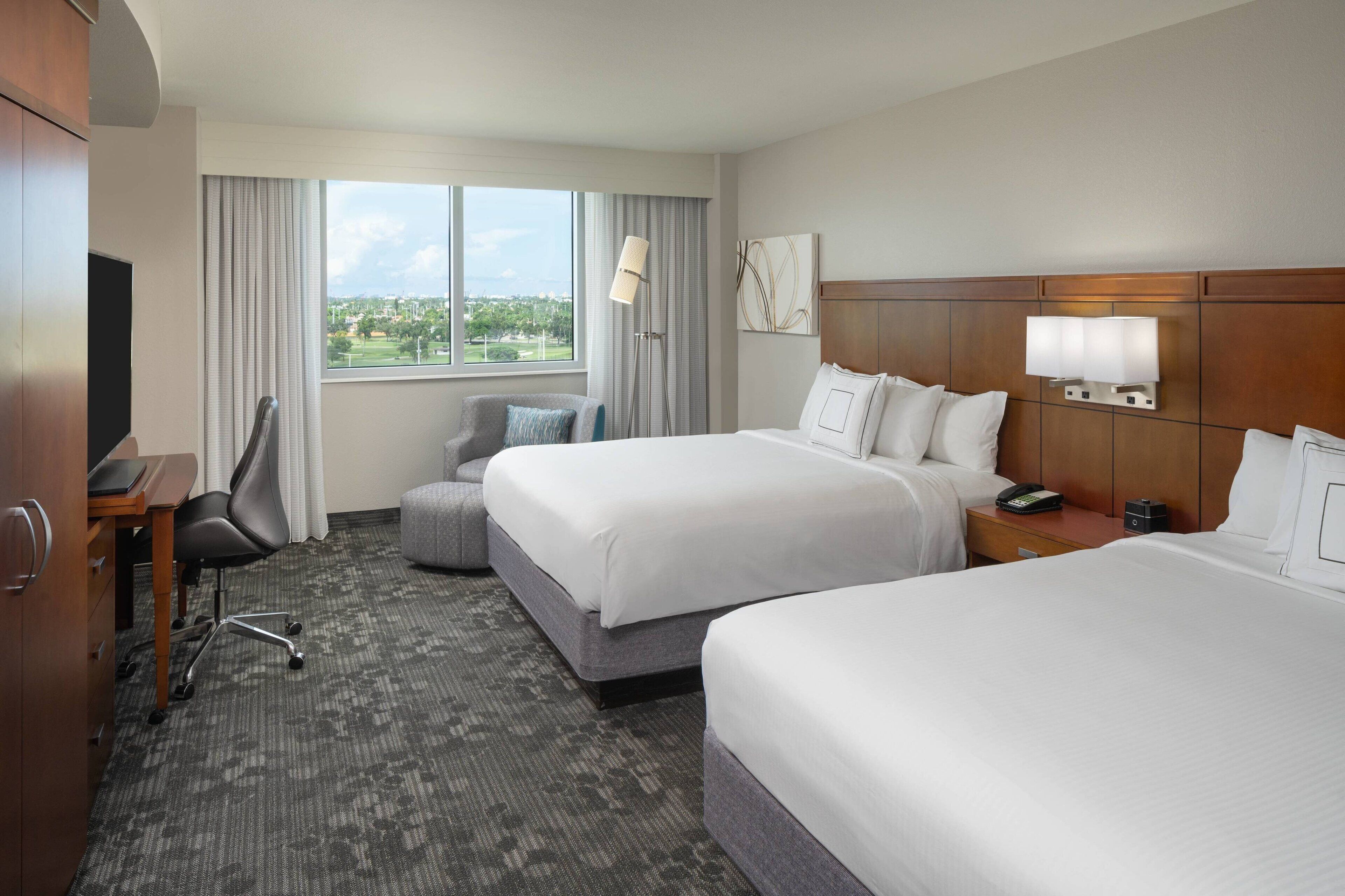 Room, 2 Queen Beds (Mobility/Hearing Accessible, Tub)