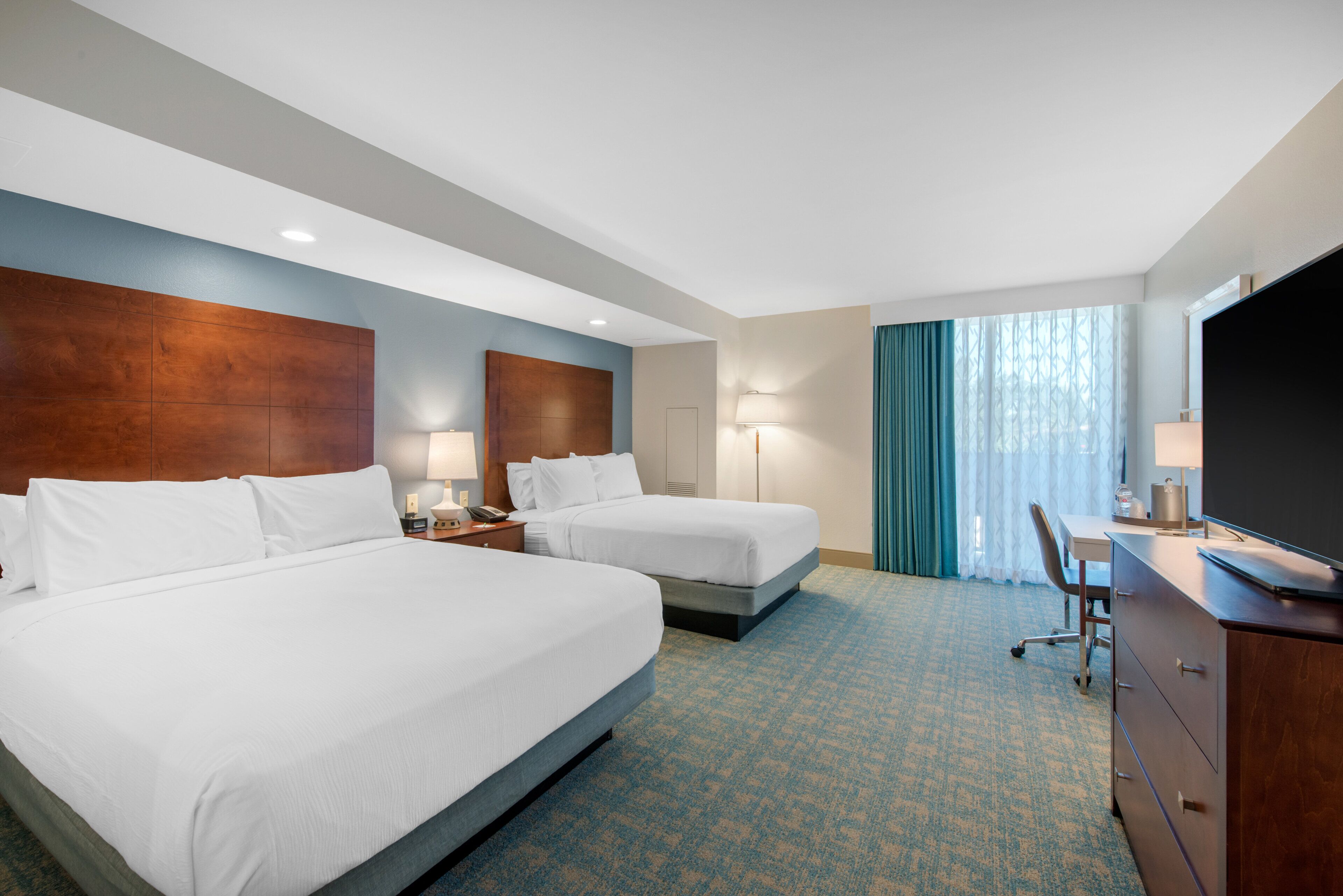 Standard Room, 2 Queen Beds, Pool View