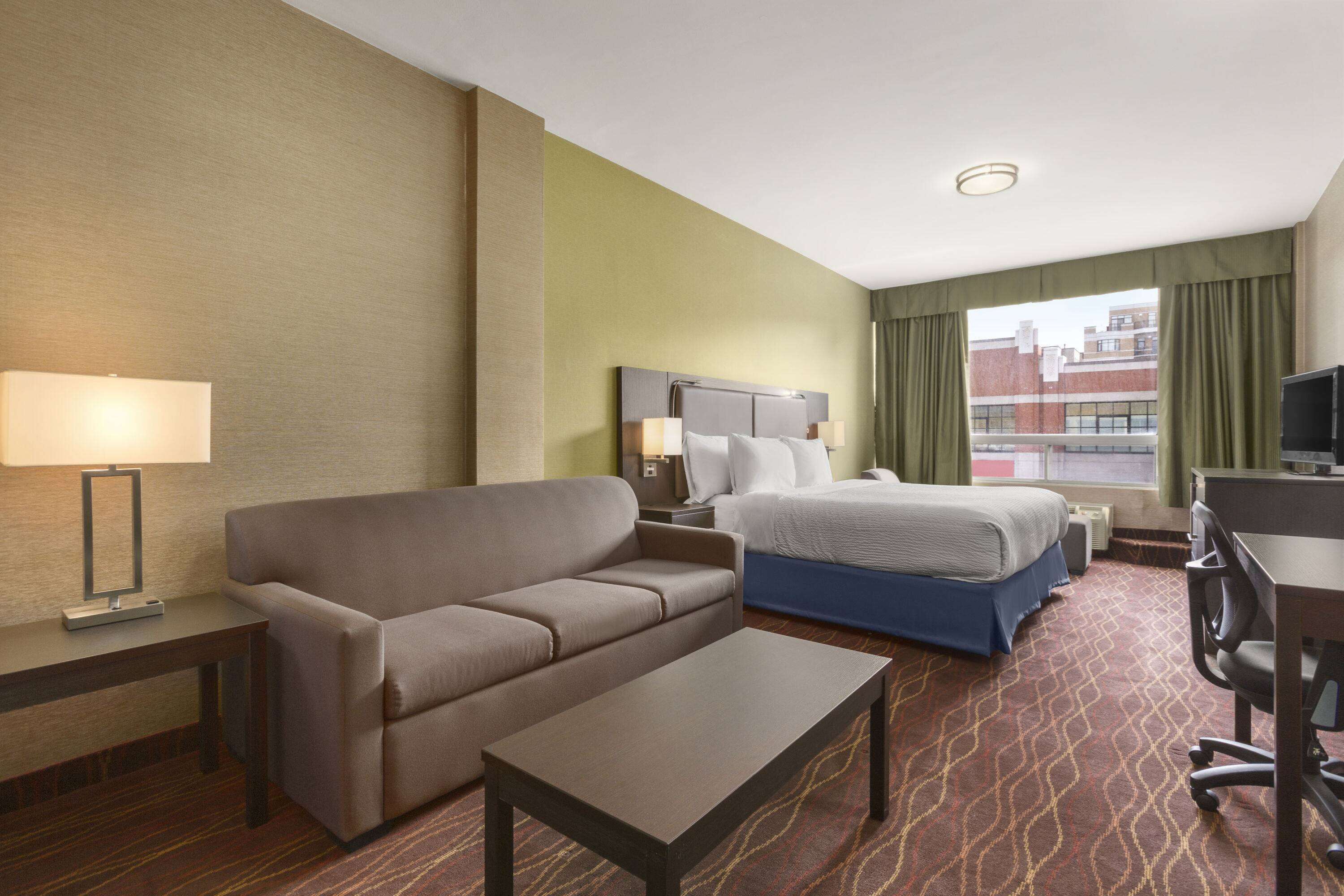 Deluxe Suite, 1 King Bed, Non Smoking