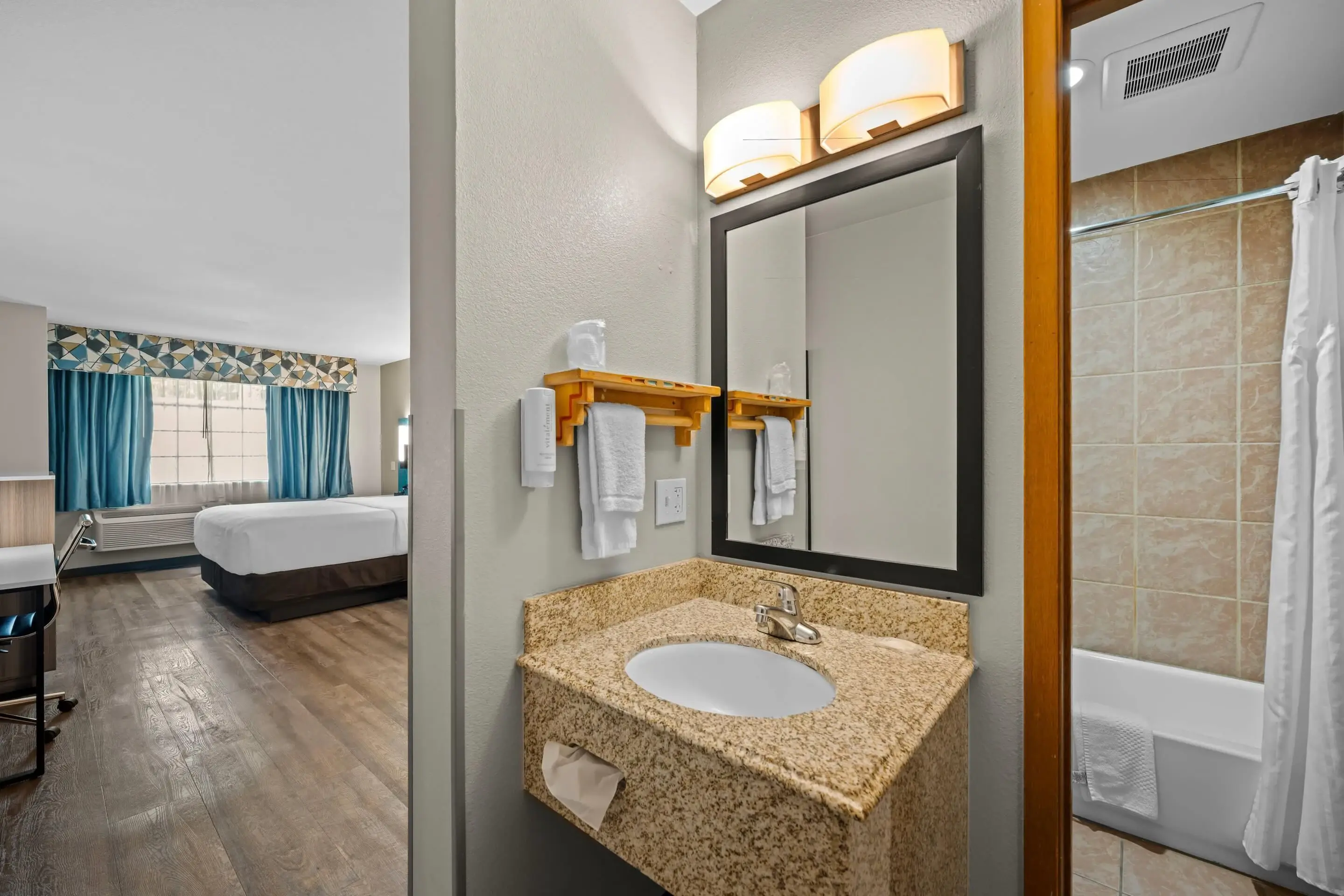 Suite, 1 King Bed, Accessible, Non Smoking Suite, 1 King Bed, Accessible, Non Smoking
