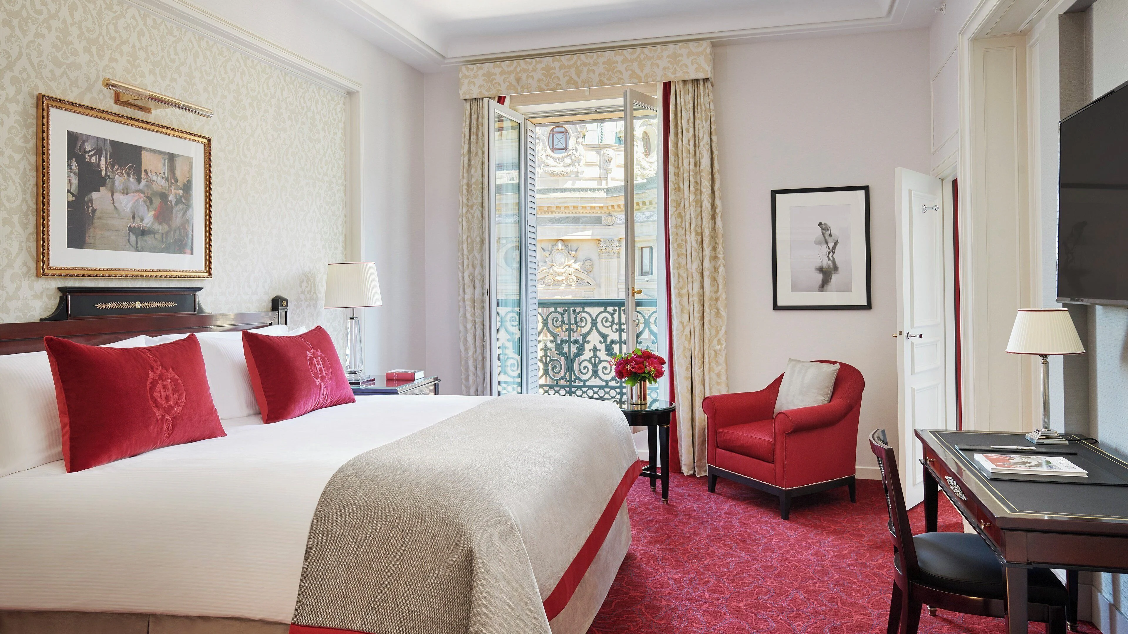 Premium Room, 1 King Bed, Balcony (Opera View)