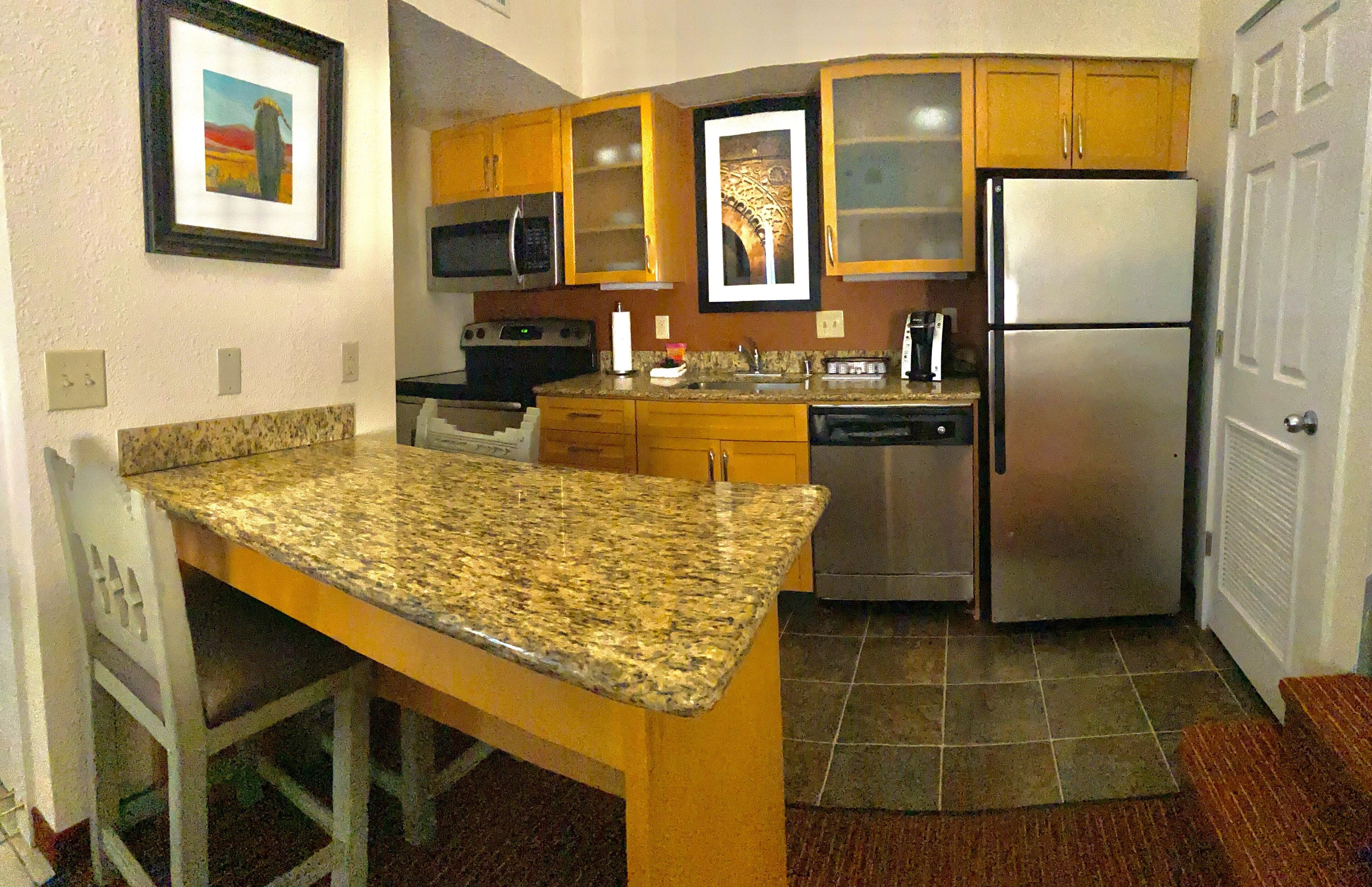 Studio, 1 King Bed with Sofa bed (Mobility Accessible, Tub)