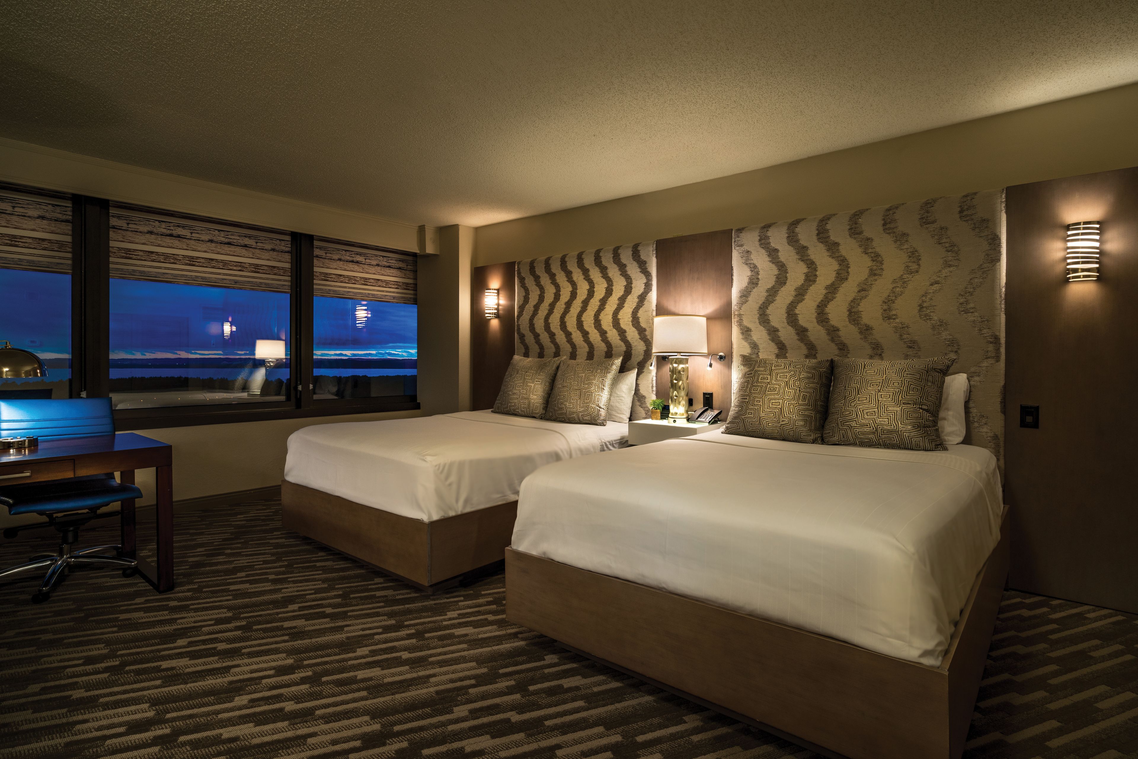 Deluxe Room, 2 Queen Beds, Golf View, Tower (Tower Deluxe Queen Beds)