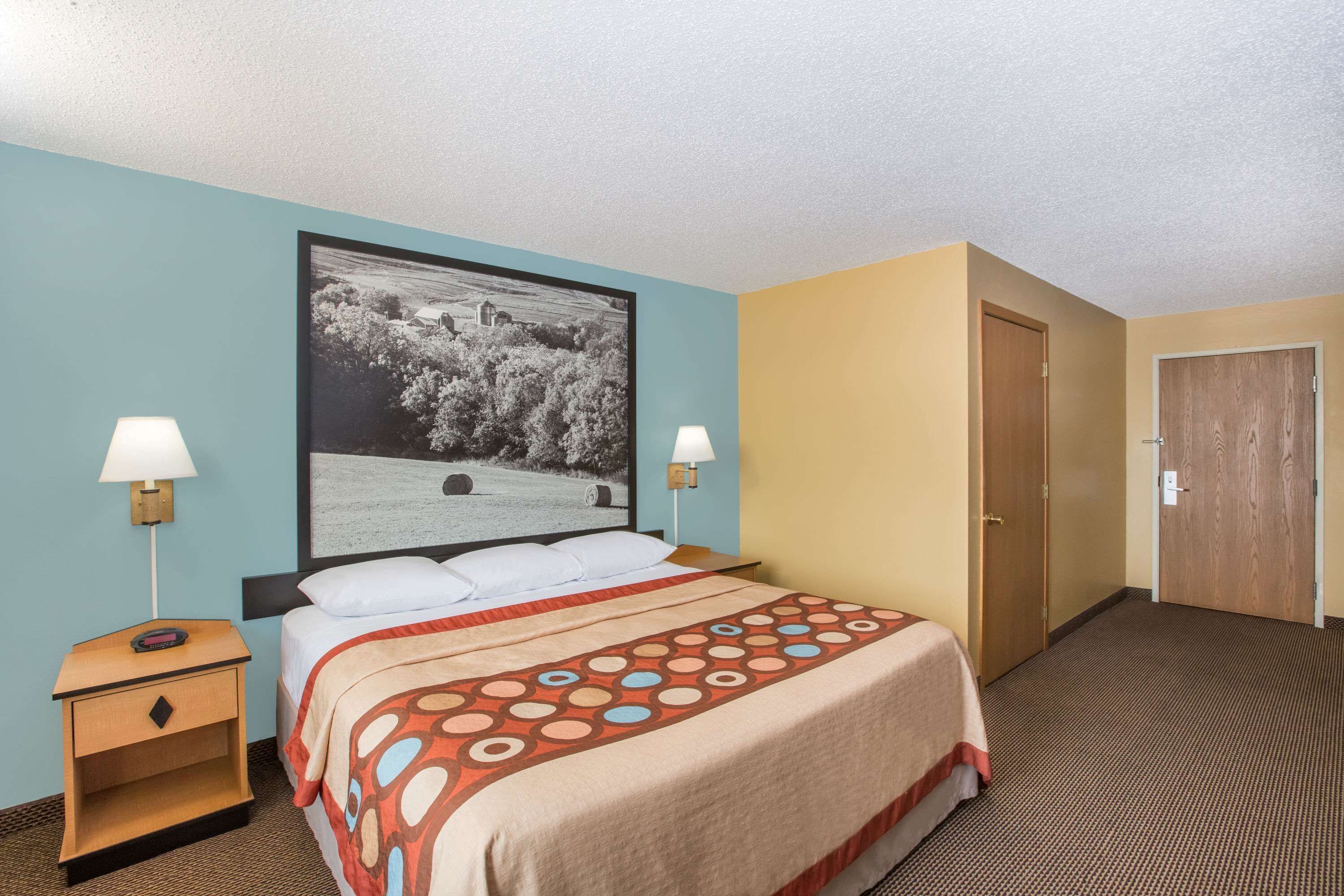 Room, 1 King Bed, Non Smoking
