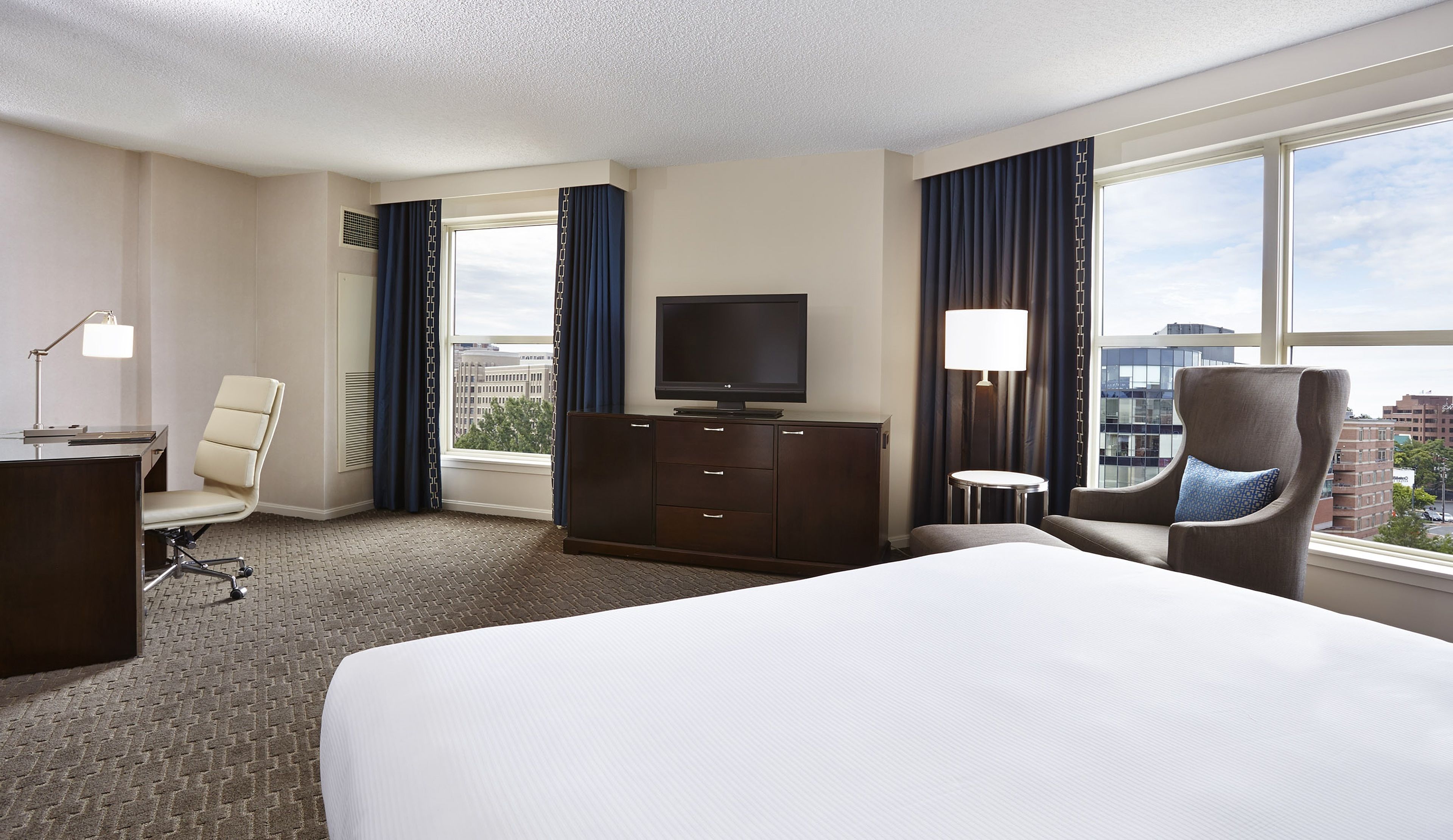 Room, 1 King Bed, Corner