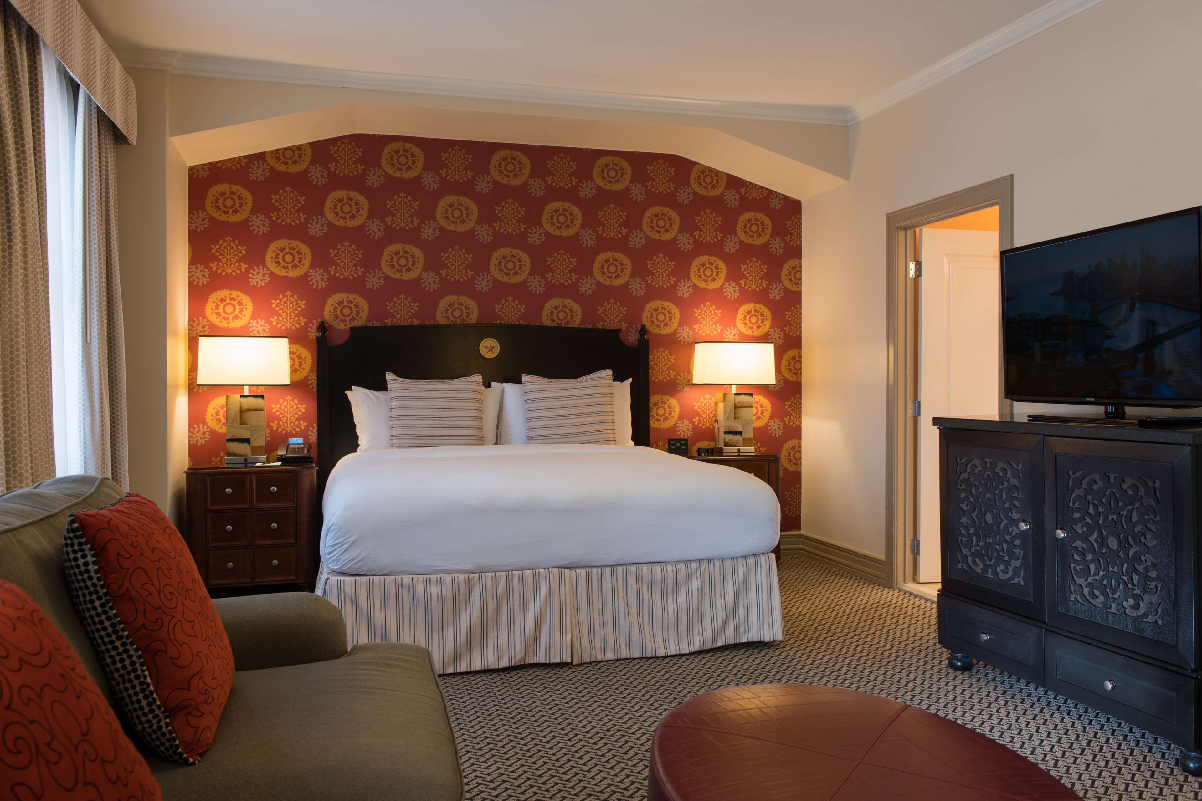 Deluxe Room, 1 Queen Bed