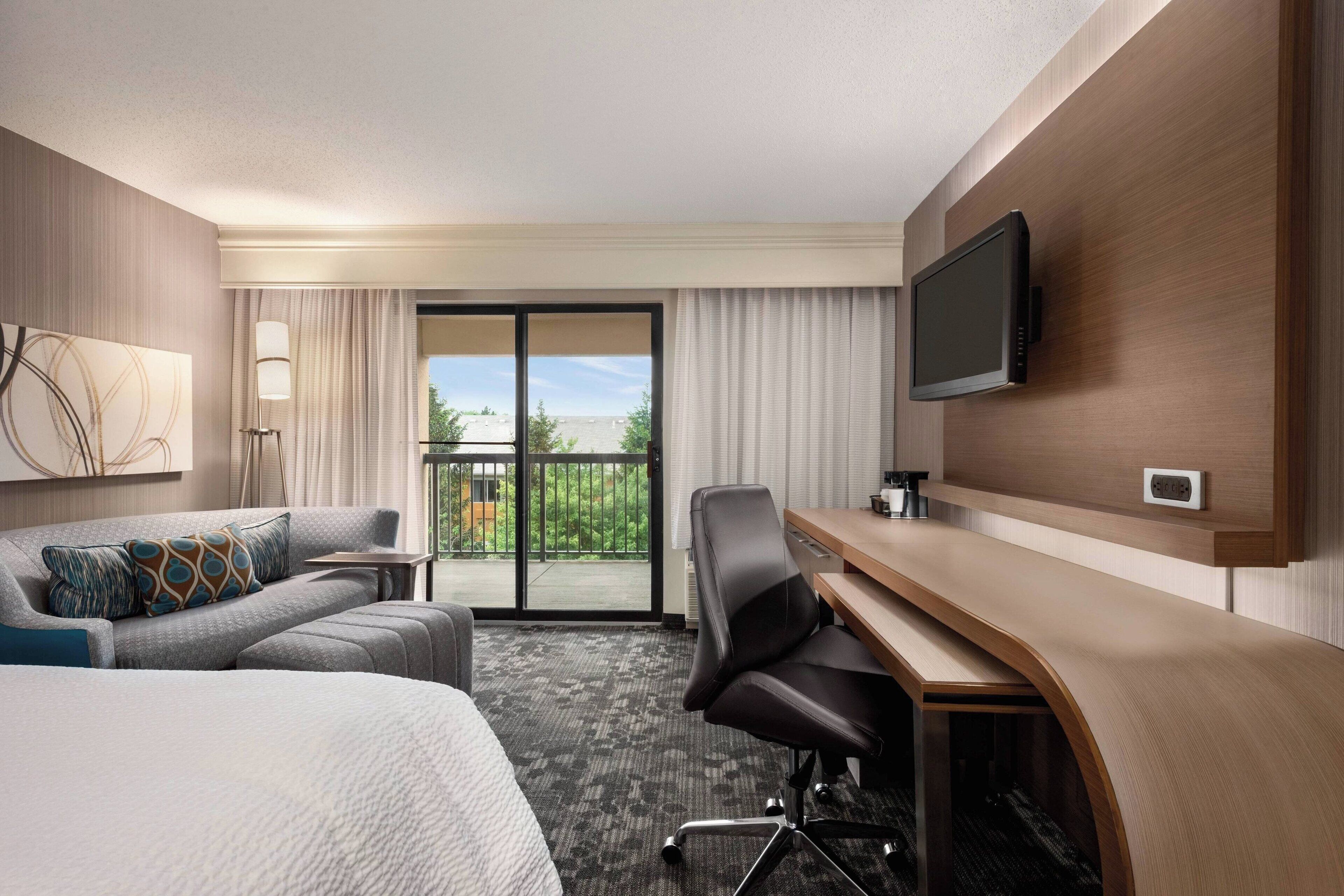 Room, 1 King Bed, Balcony