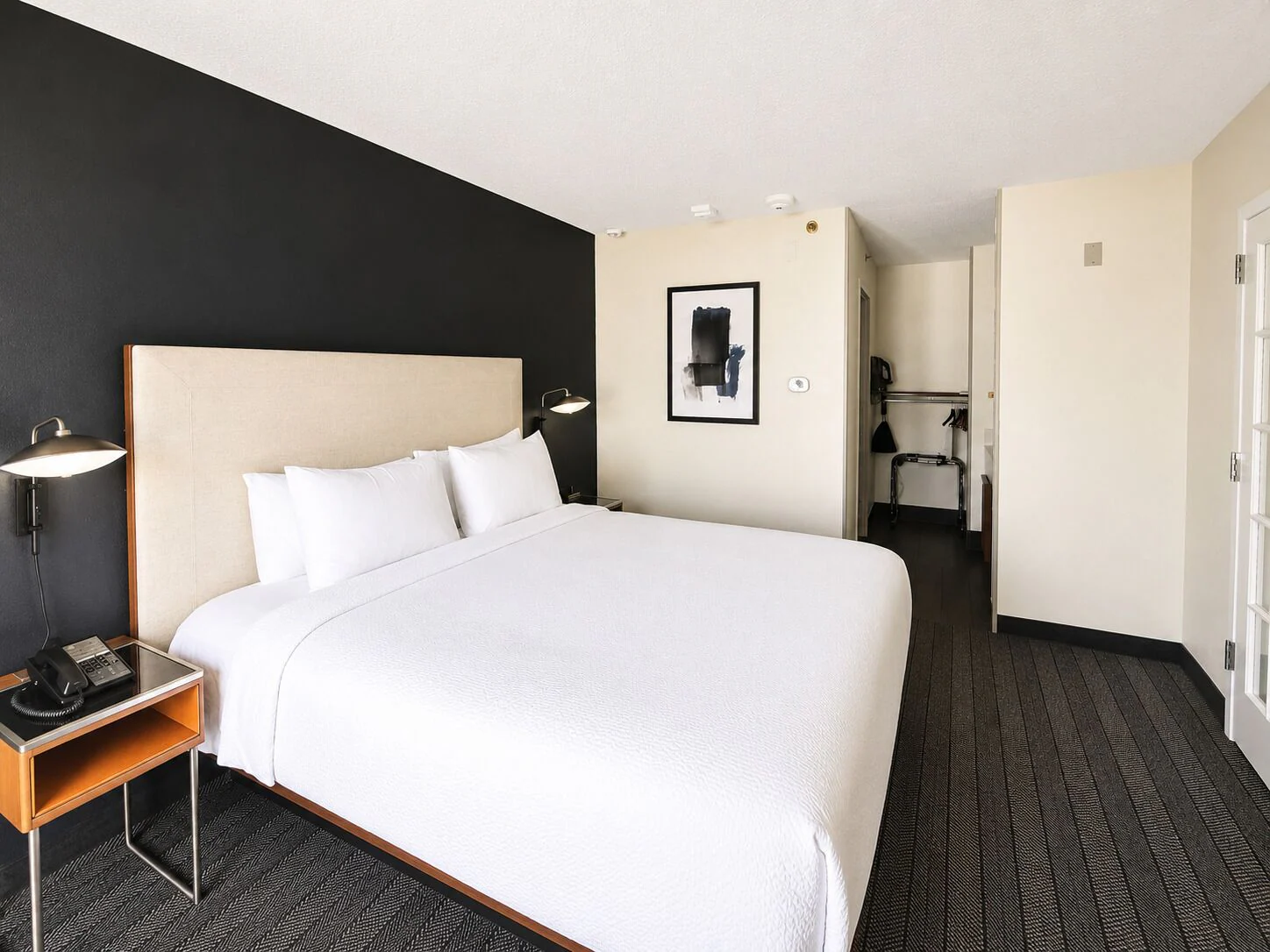 Suite, 1 King Bed with Sofa bed