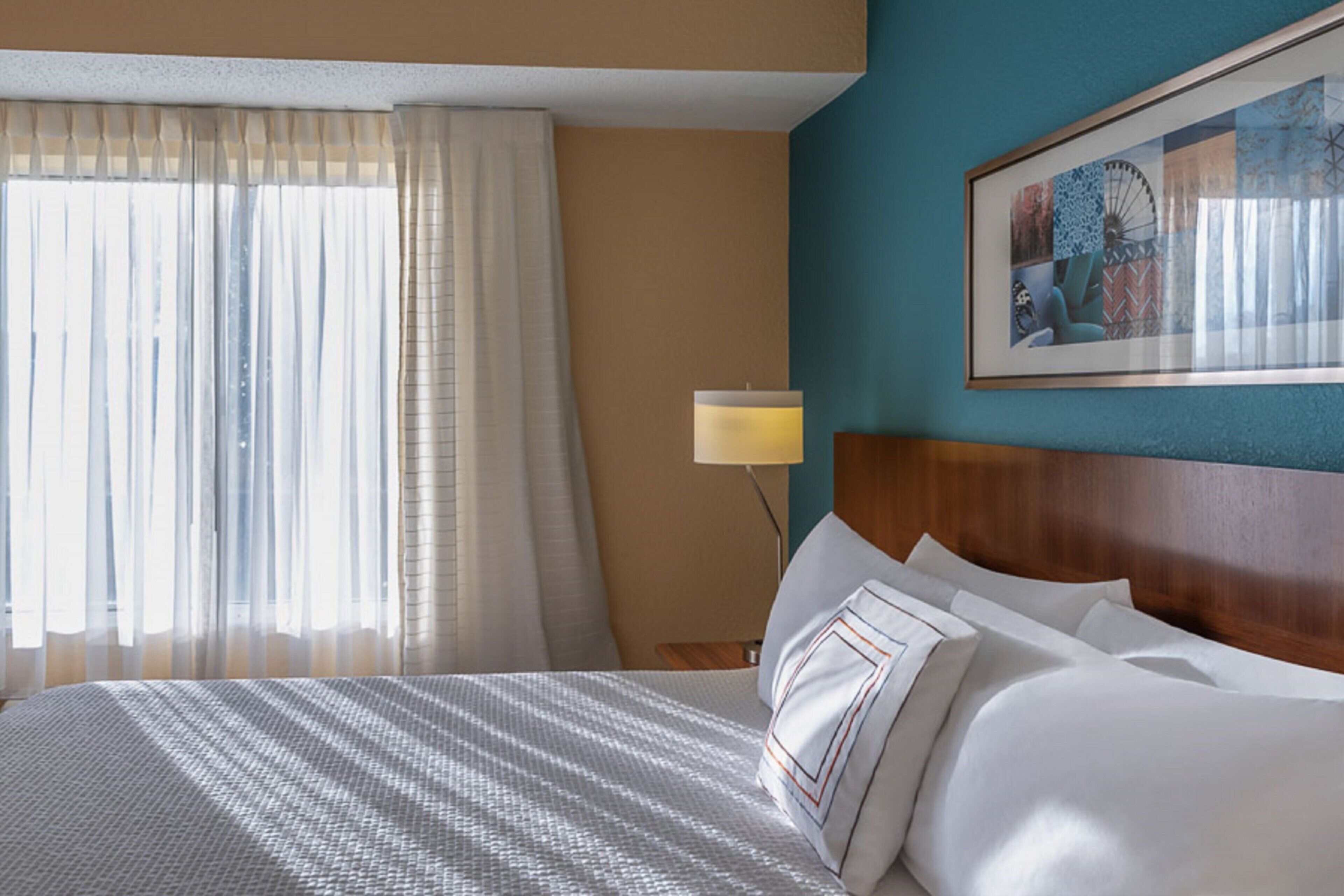 Room, 1 King Bed, Hearing Accessible
