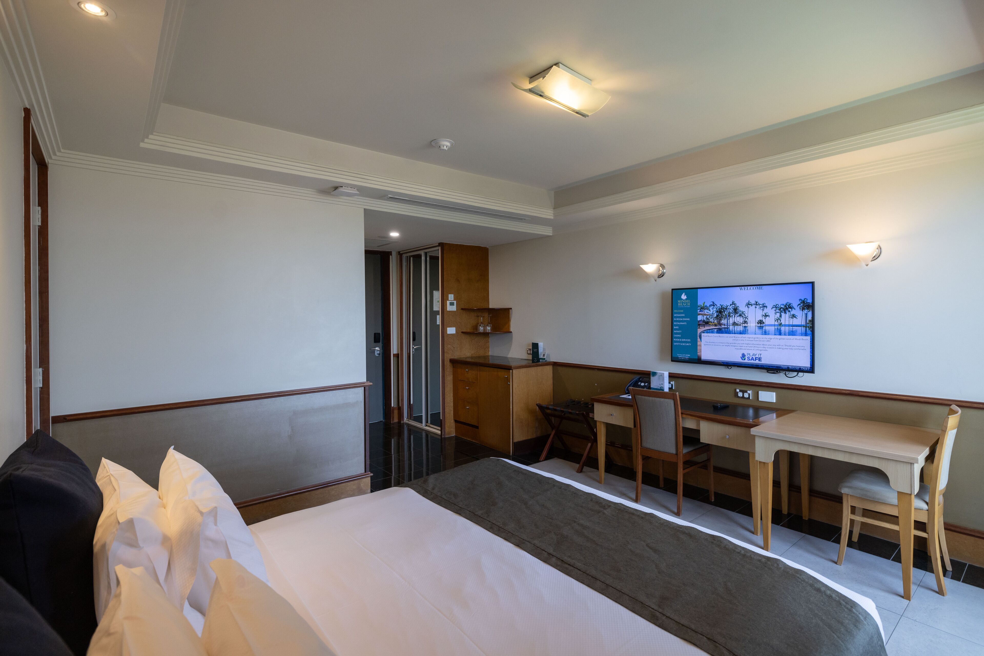 Deluxe Room, 1 King Bed, Ocean View