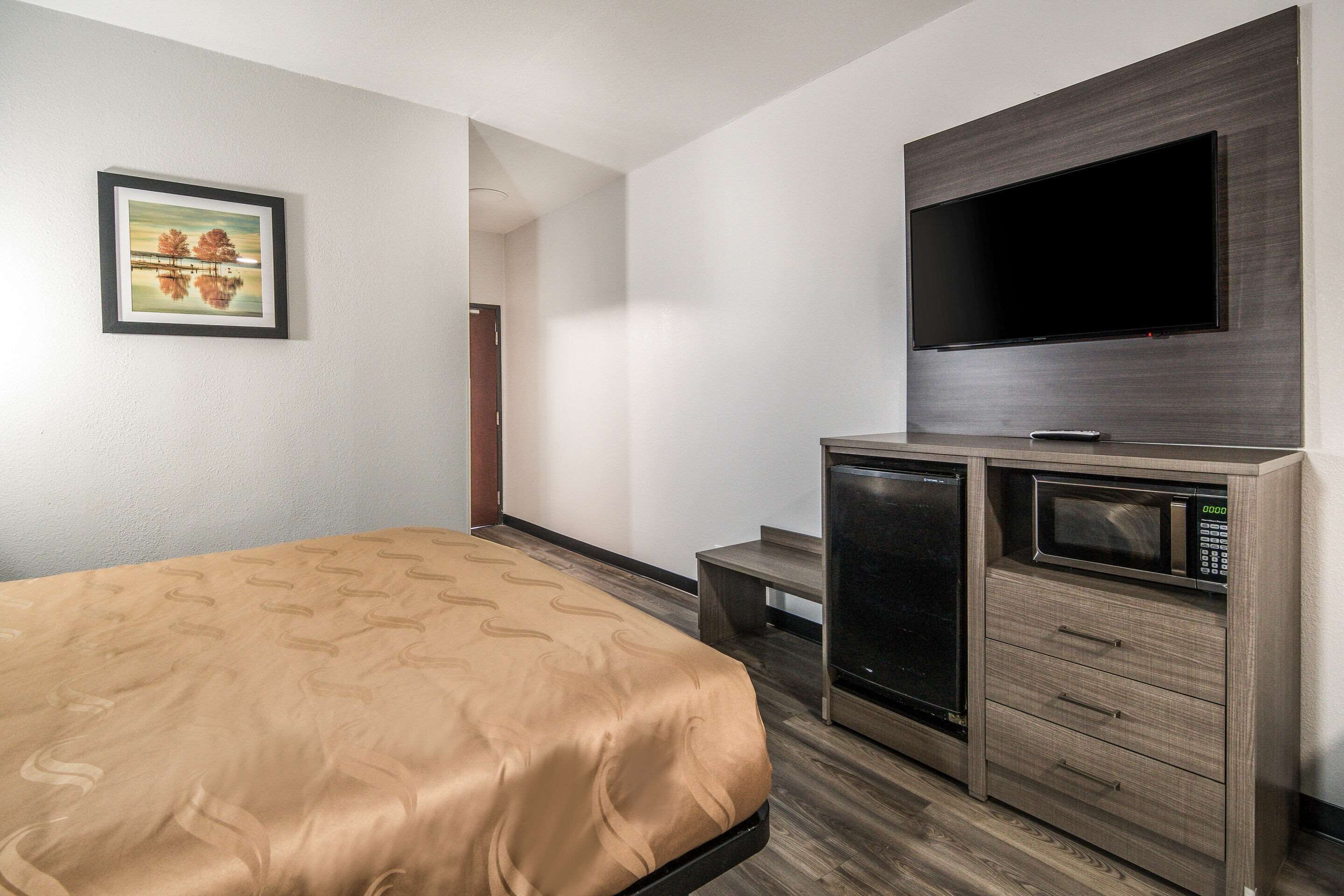 Standard Room, 1 King Bed, Non Smoking