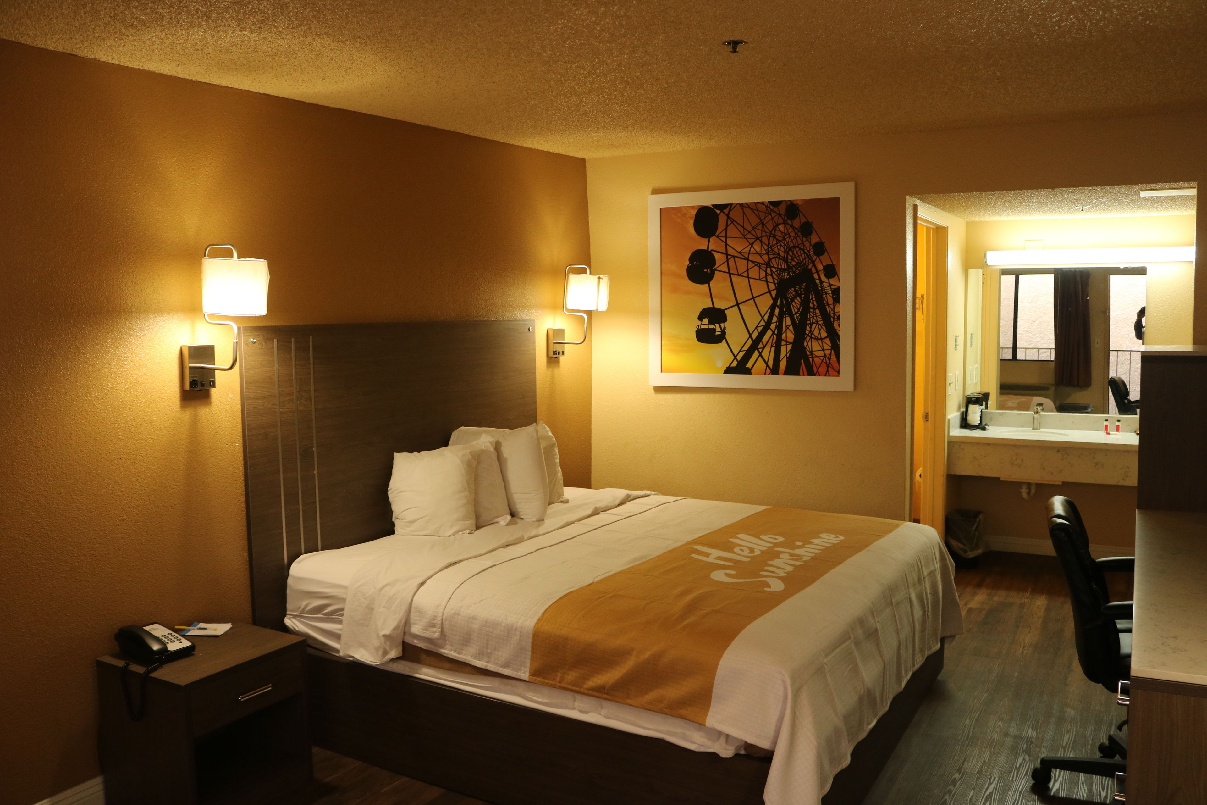 Studio Suite, 1 King Bed, Non Smoking