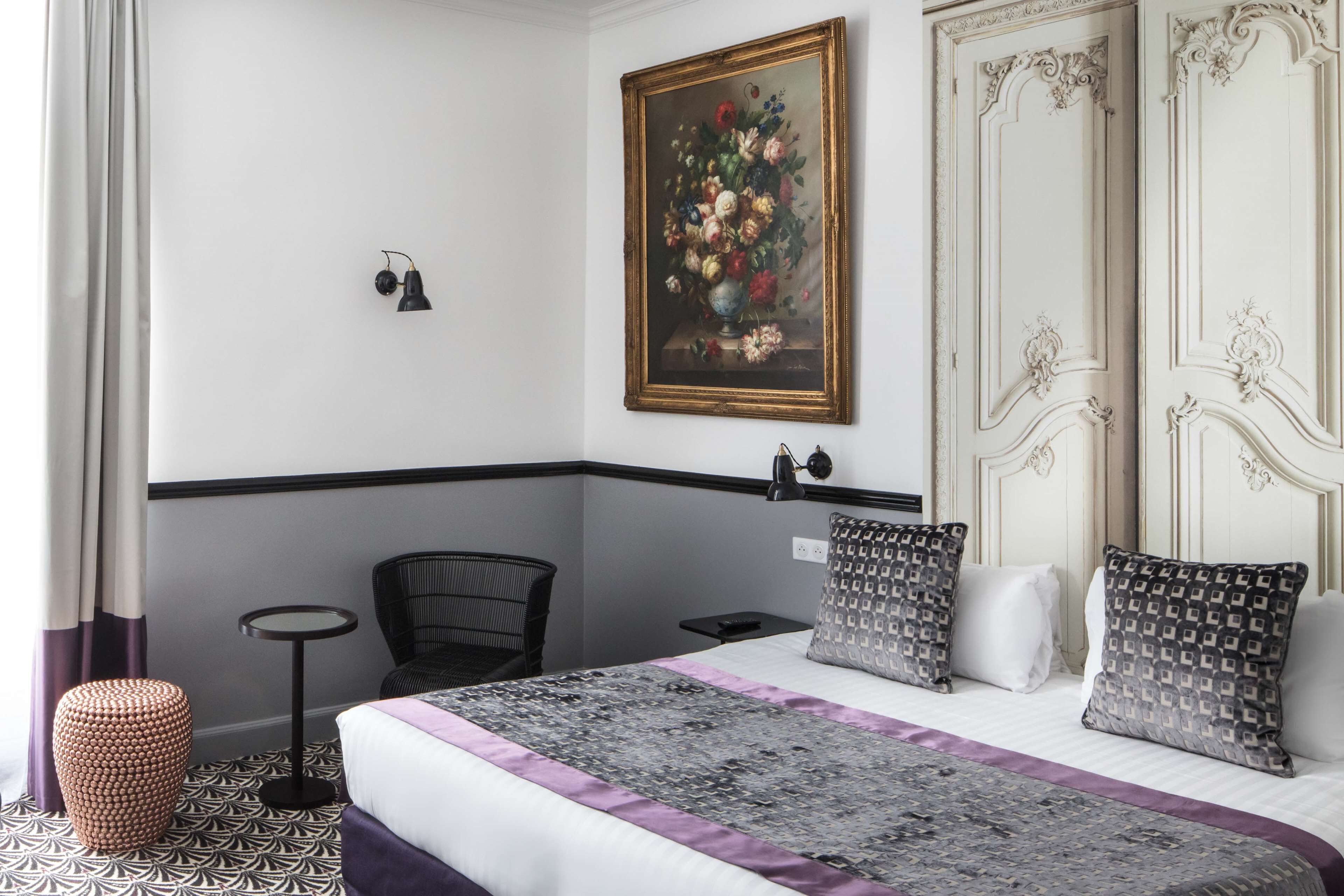 Privilege Room - Complimentary soft minibar,courtesy tray, Chromecast and digital press
