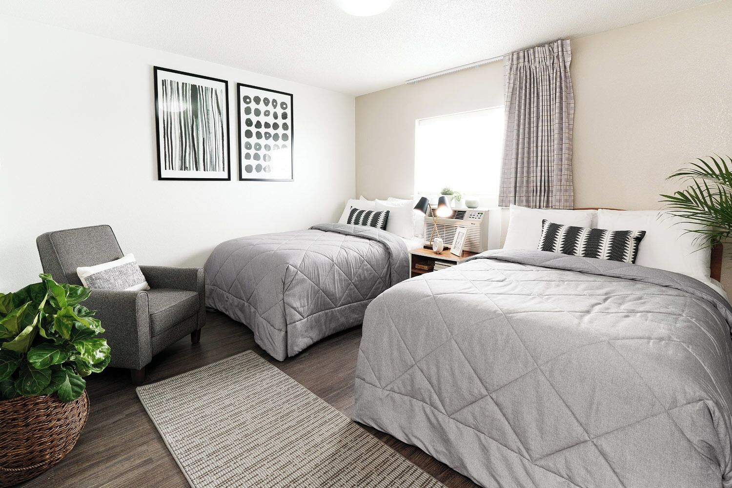 Premium Room, 2 Queen Beds, Accessible Bathtub
