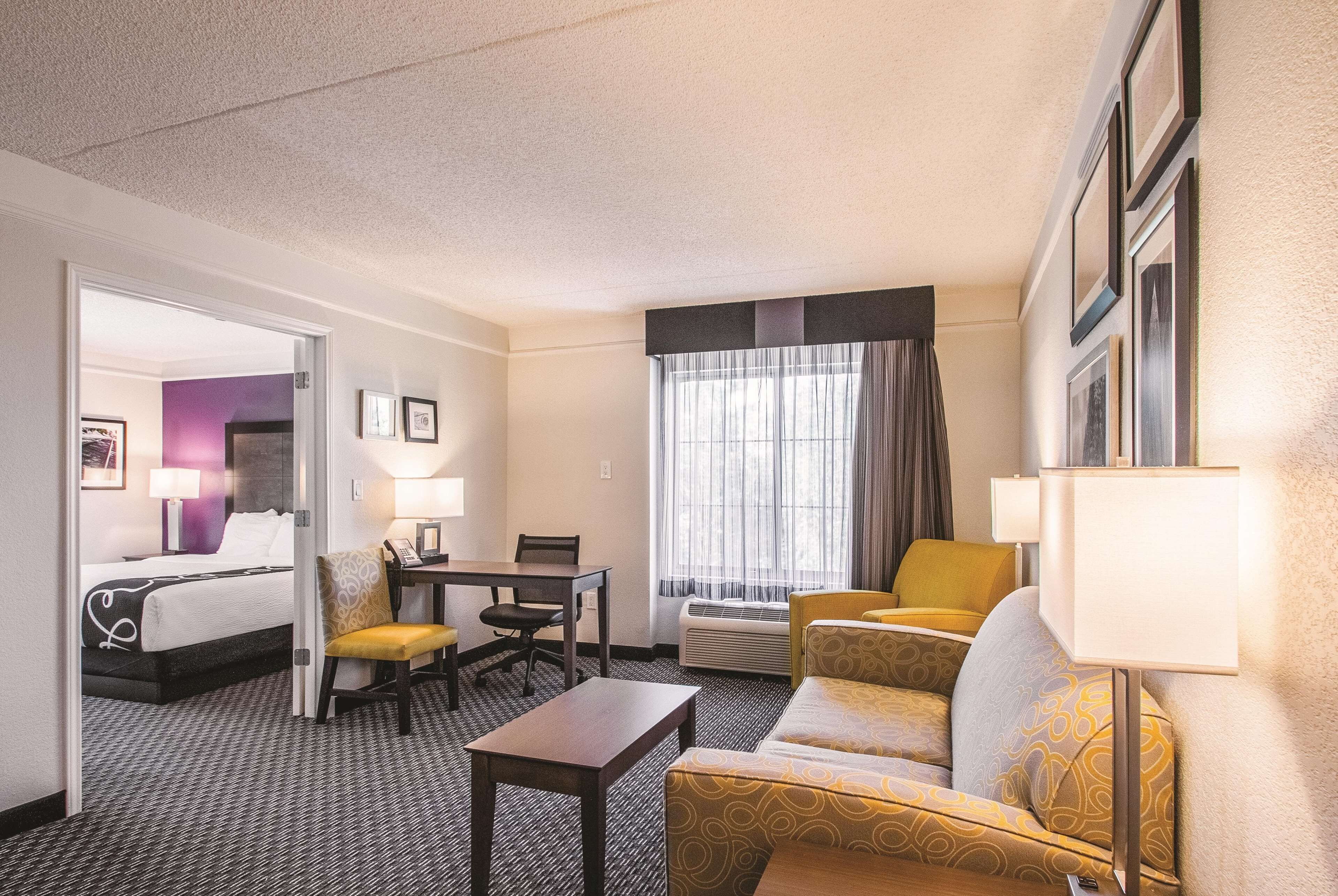 Suite, 1 King Bed, Non Smoking (Water View)