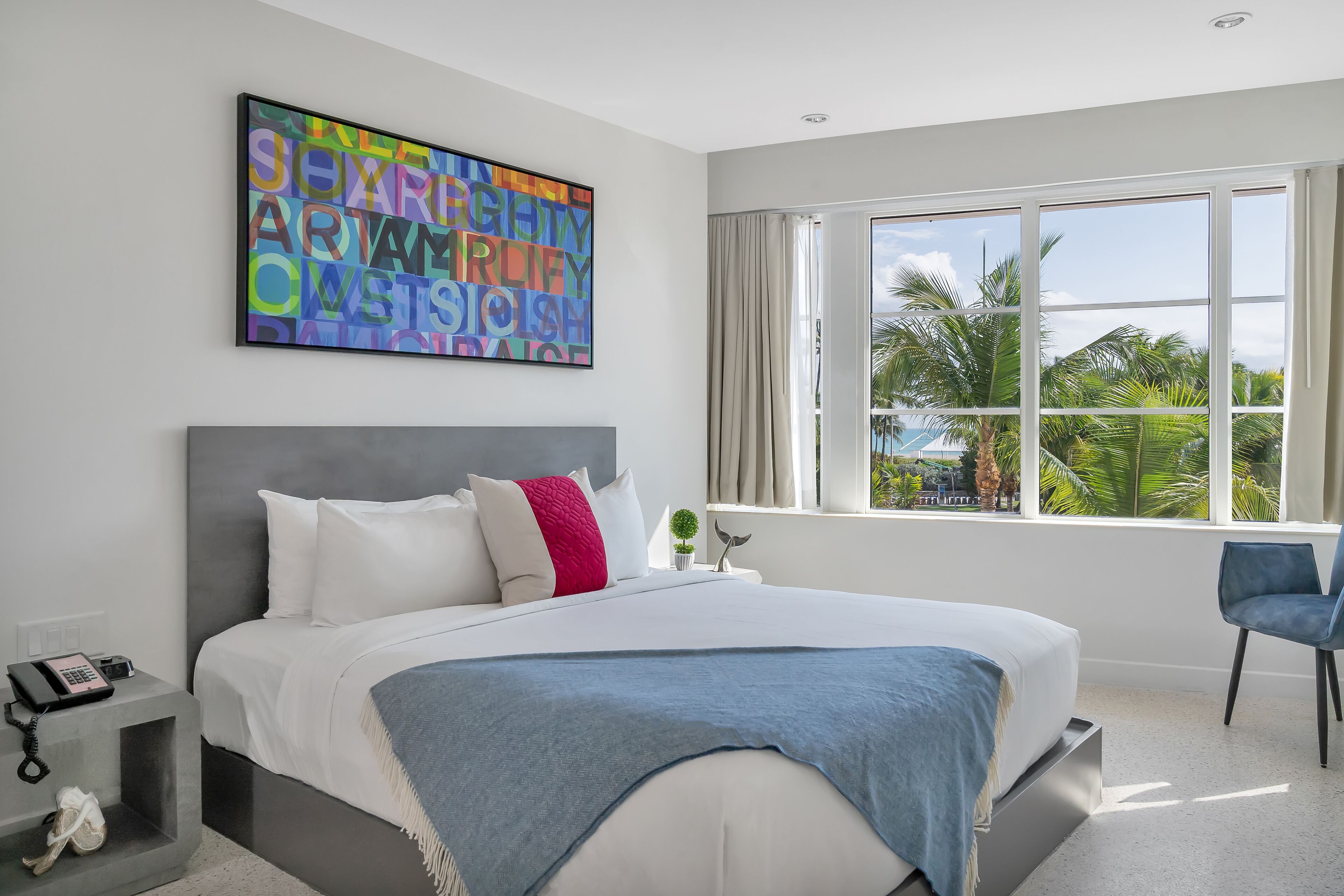 Rockstar Oceanfront Suite - 1 King Bed