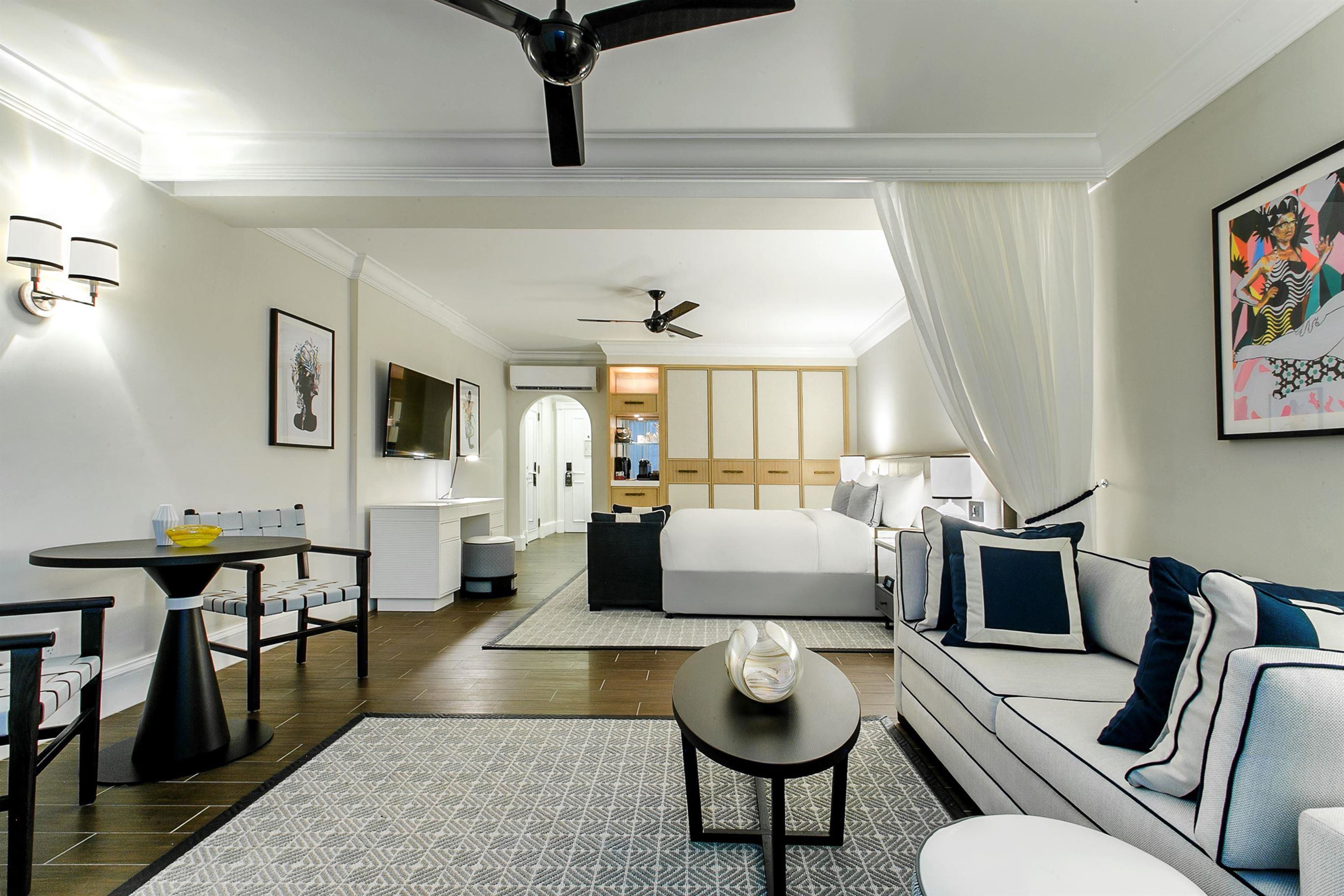 Suite, 1 King Bed, Accessible, Beachfront