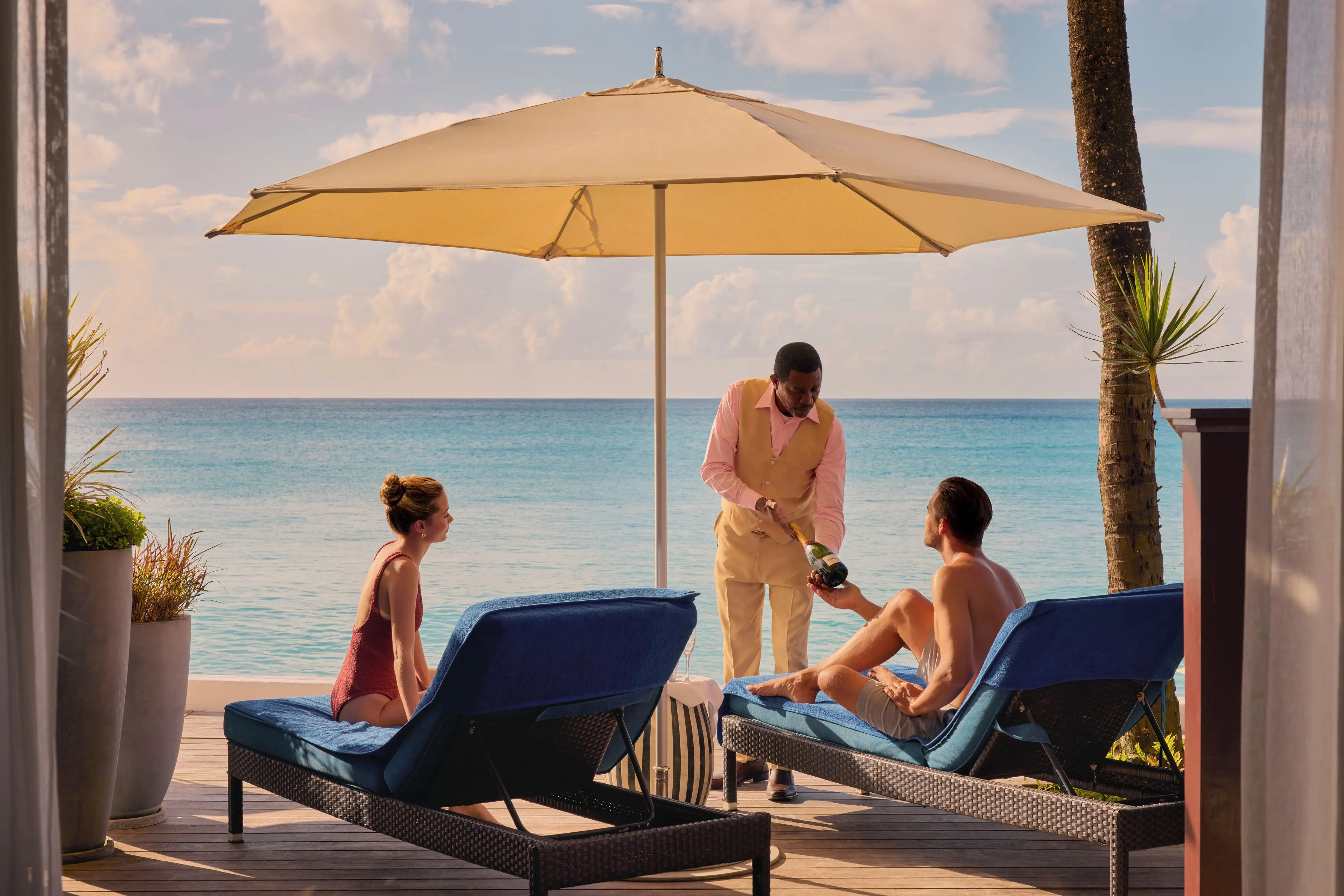 Suite, 1 King Bed, Beachfront Suite, 1 King Bed, Beachfront