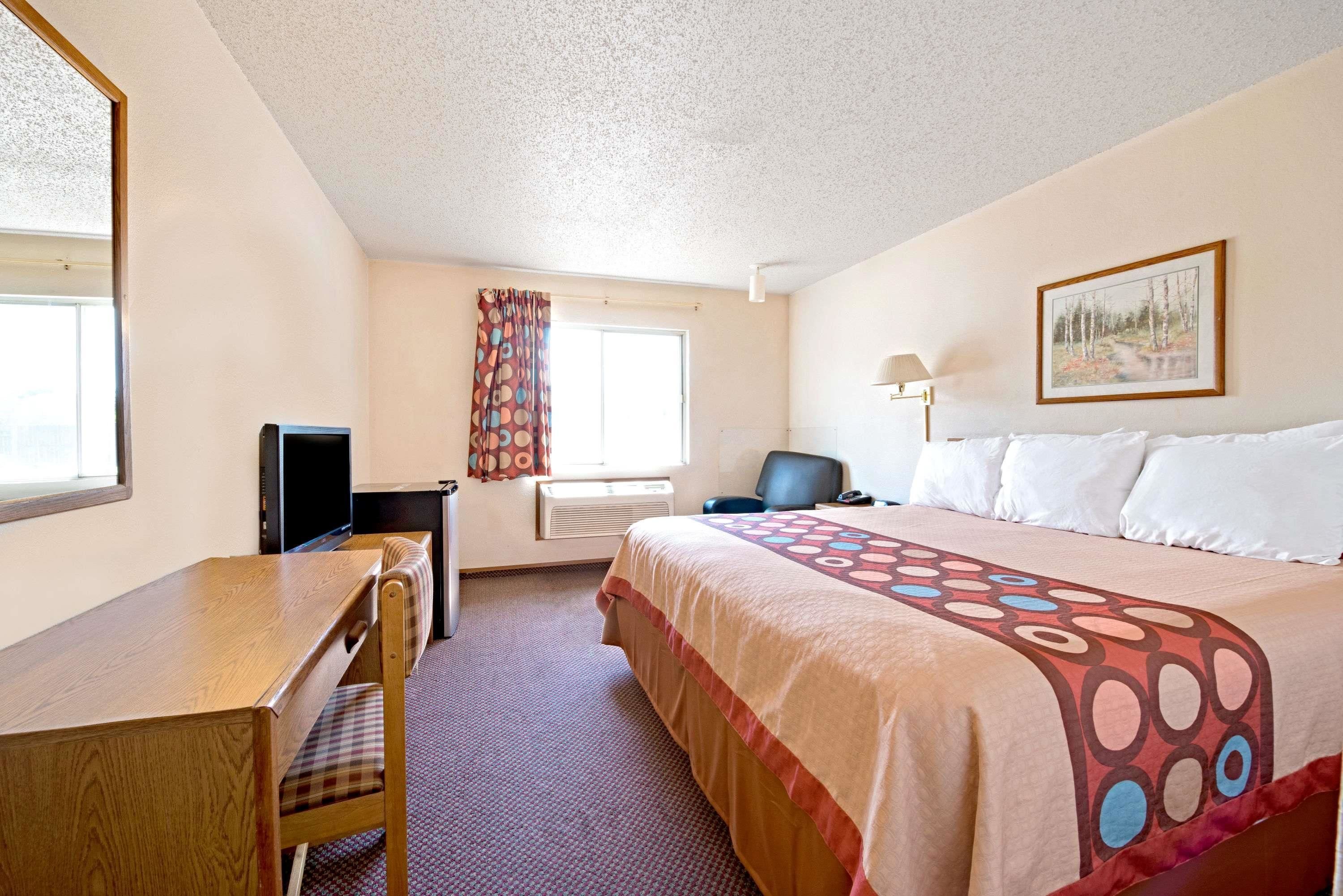 Standard Room, 1 Queen Bed, Accessible