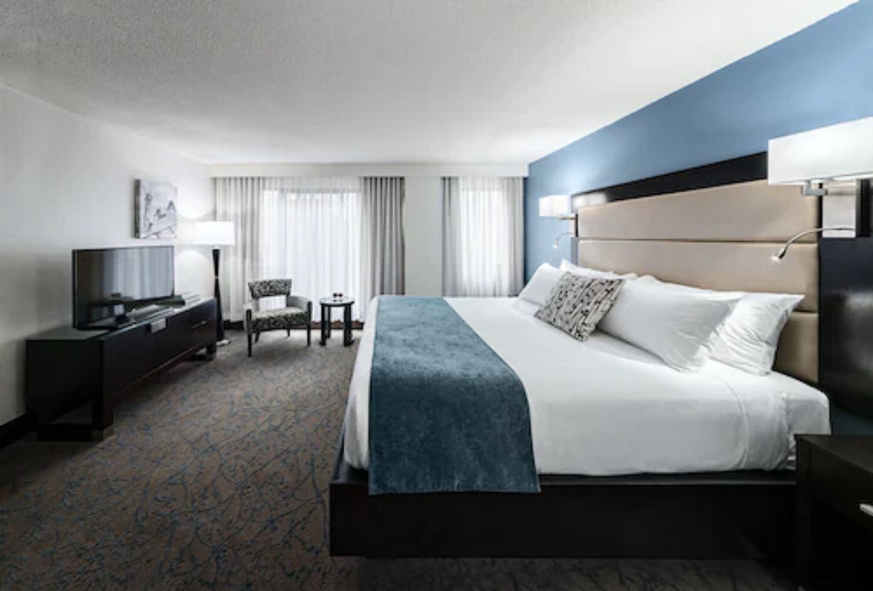 Deluxe King Room