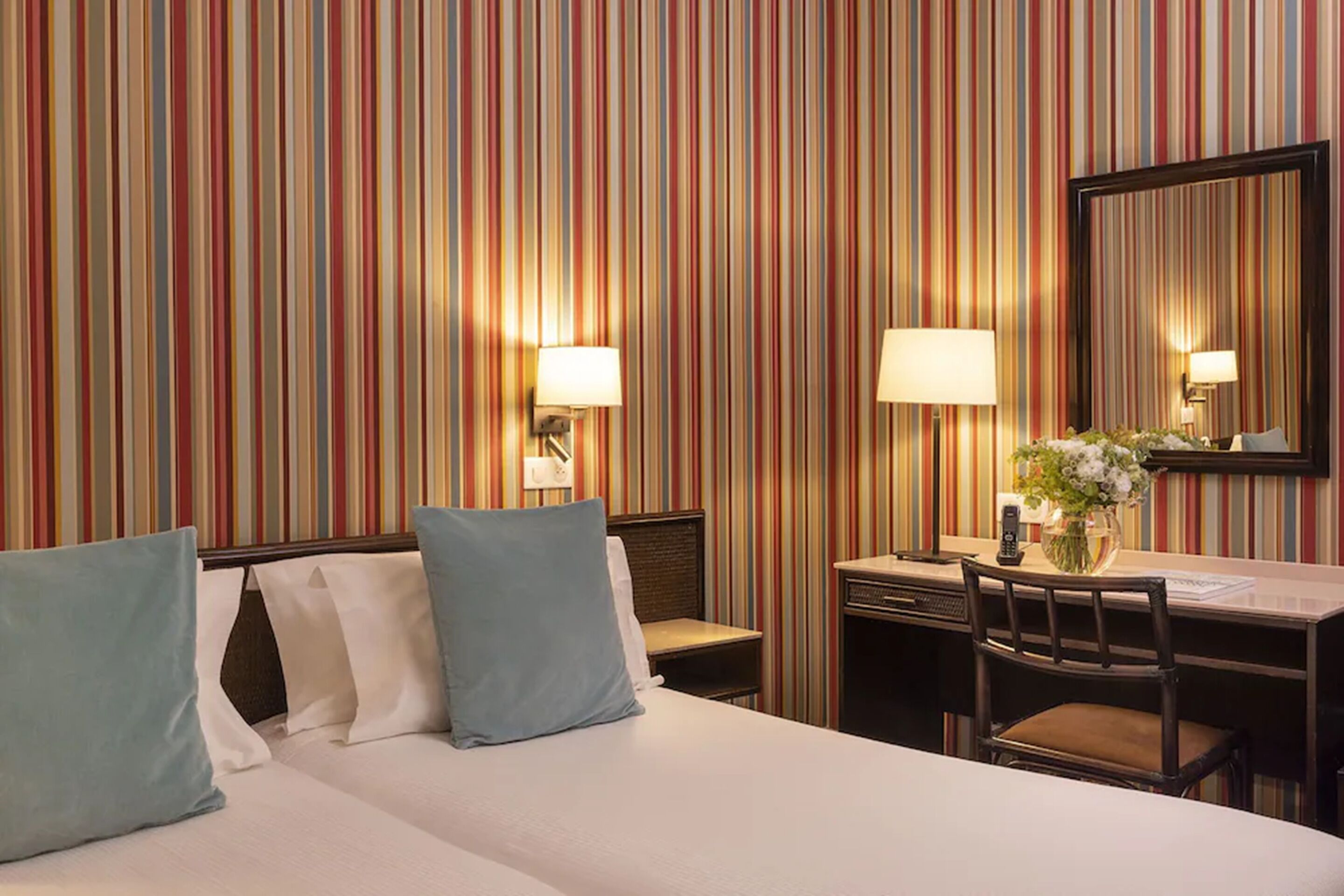 Twin Room, 2 Twin Beds, Courtyard View