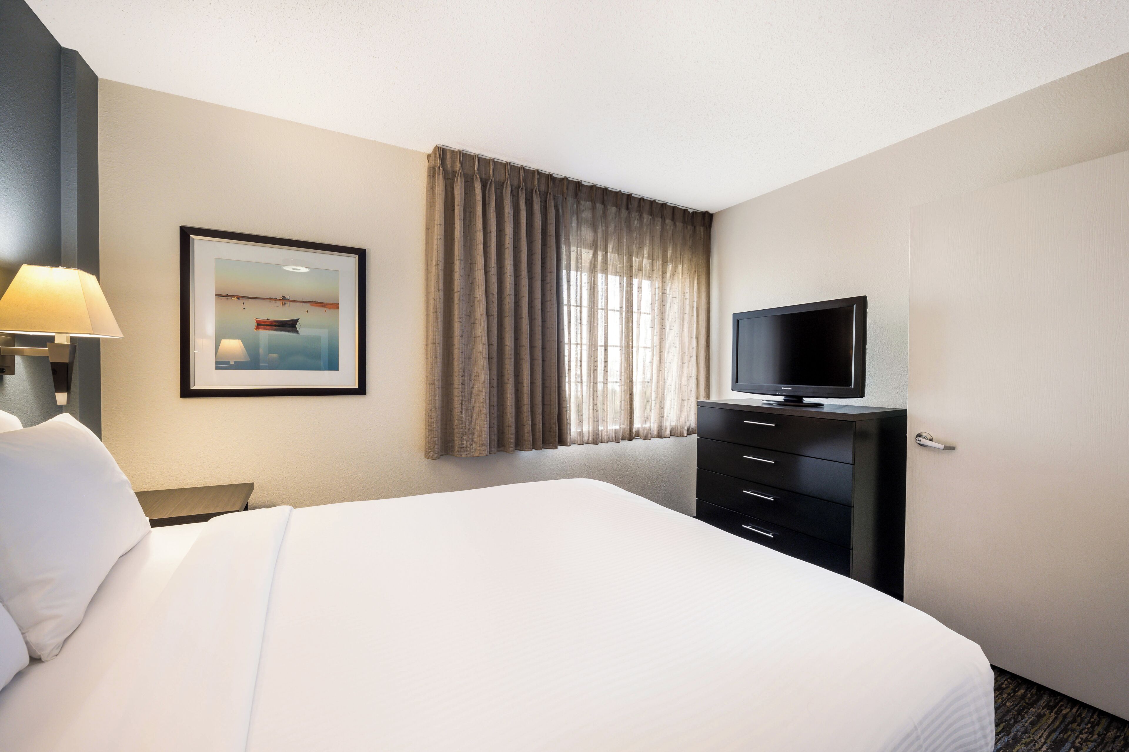 Suite, 1 Queen Bed with Sofa bed (One Bedroom)