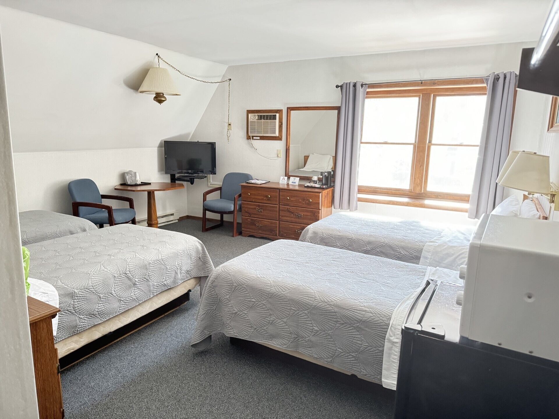 Room, 4 Twin Beds (Second floor, stairway access only)