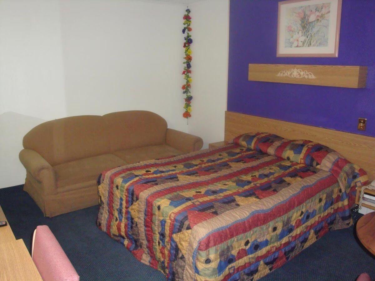 Room, Smoking (Full Bed)