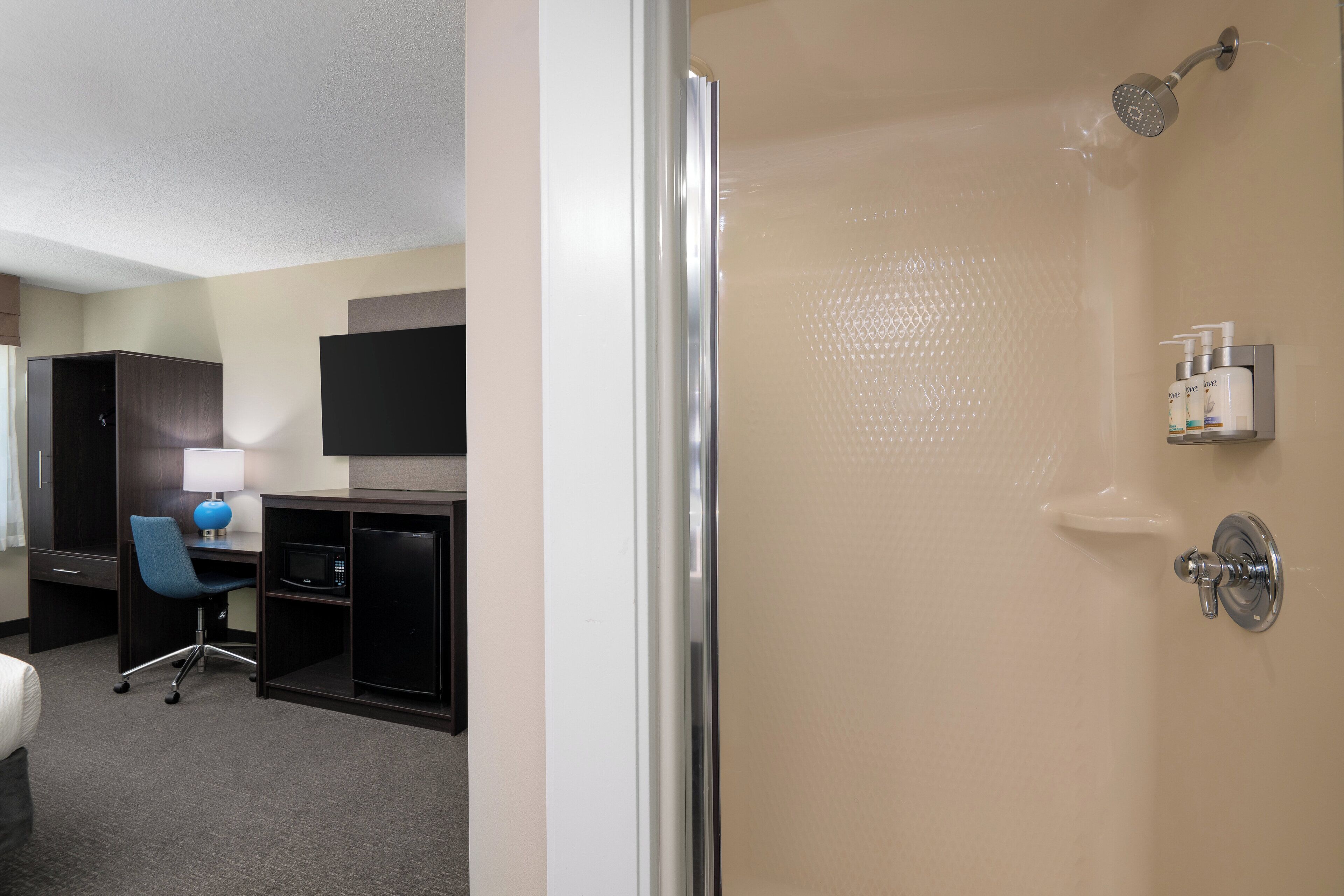 Standard Room, 1 Queen Bed