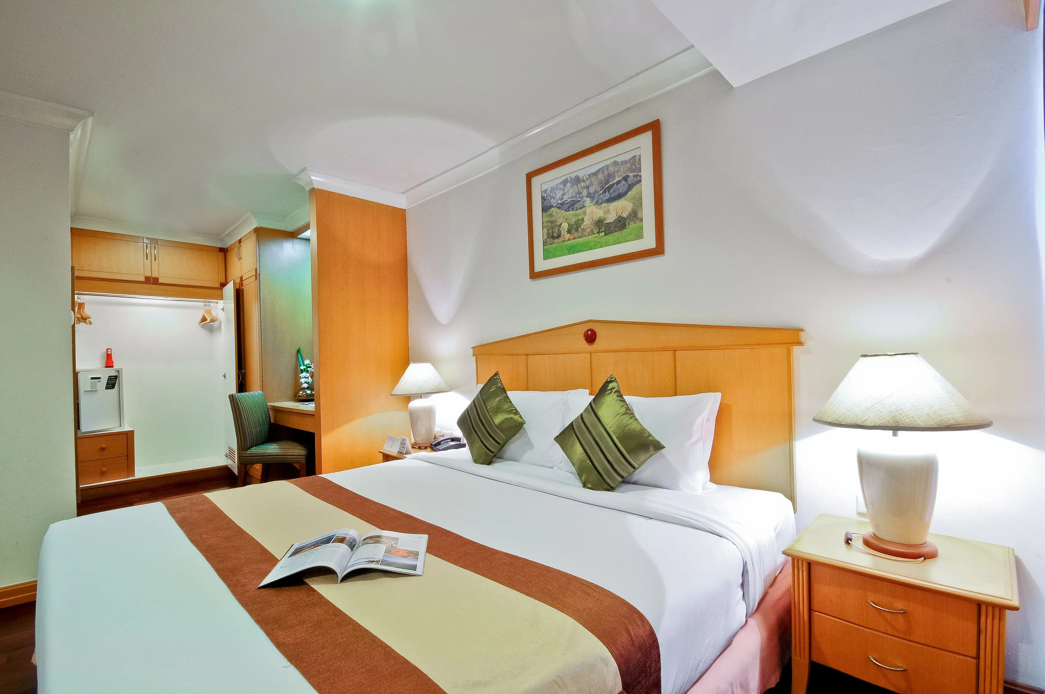 Executive Suite One-Bedroom with Balcony Executive Suite One-Bedroom with Balcony