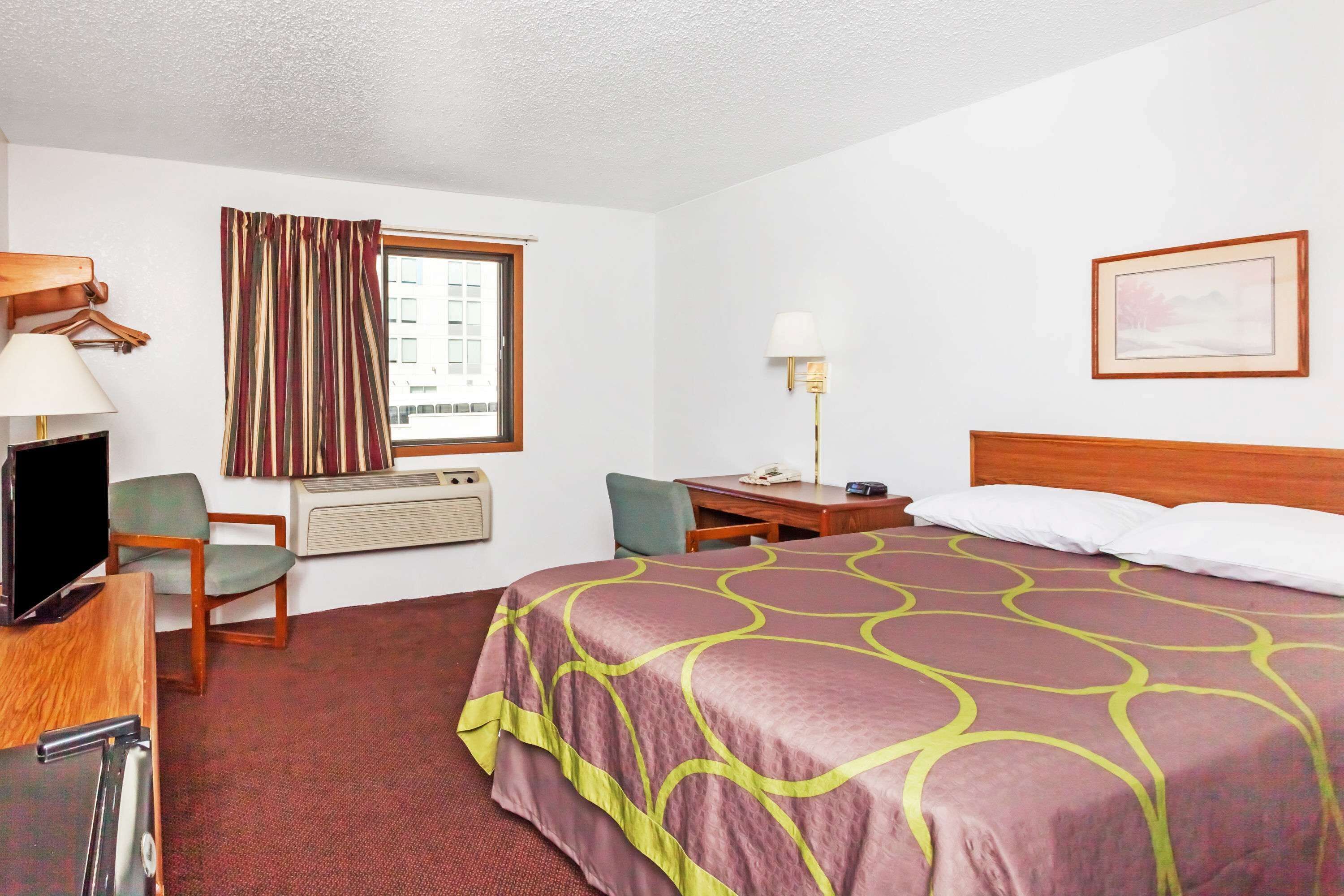 Room, 1 Queen Bed, Accessible, Non Smoking (Mobility)