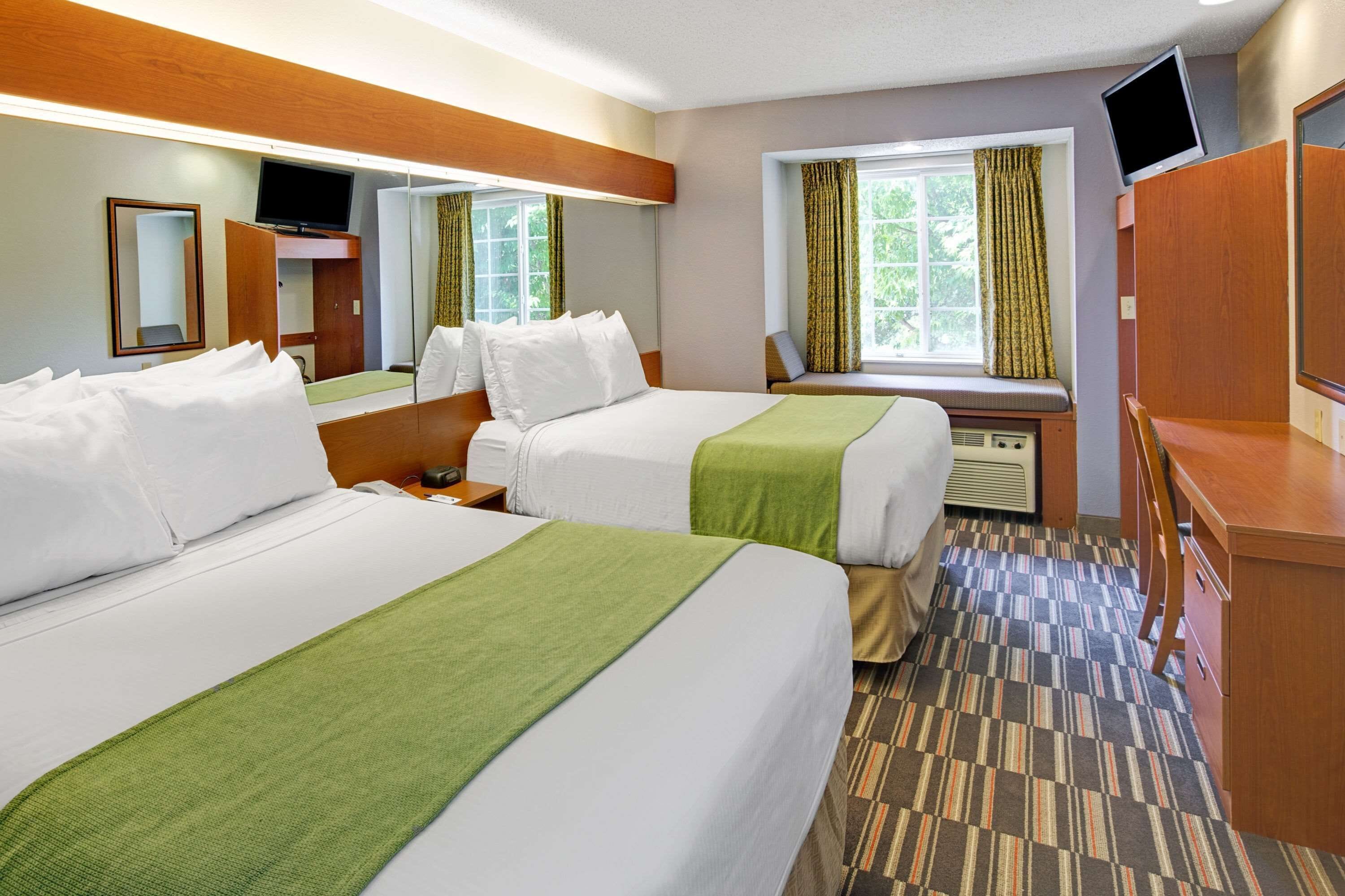 Room, 2 Queen Beds, Accessible, Non Smoking