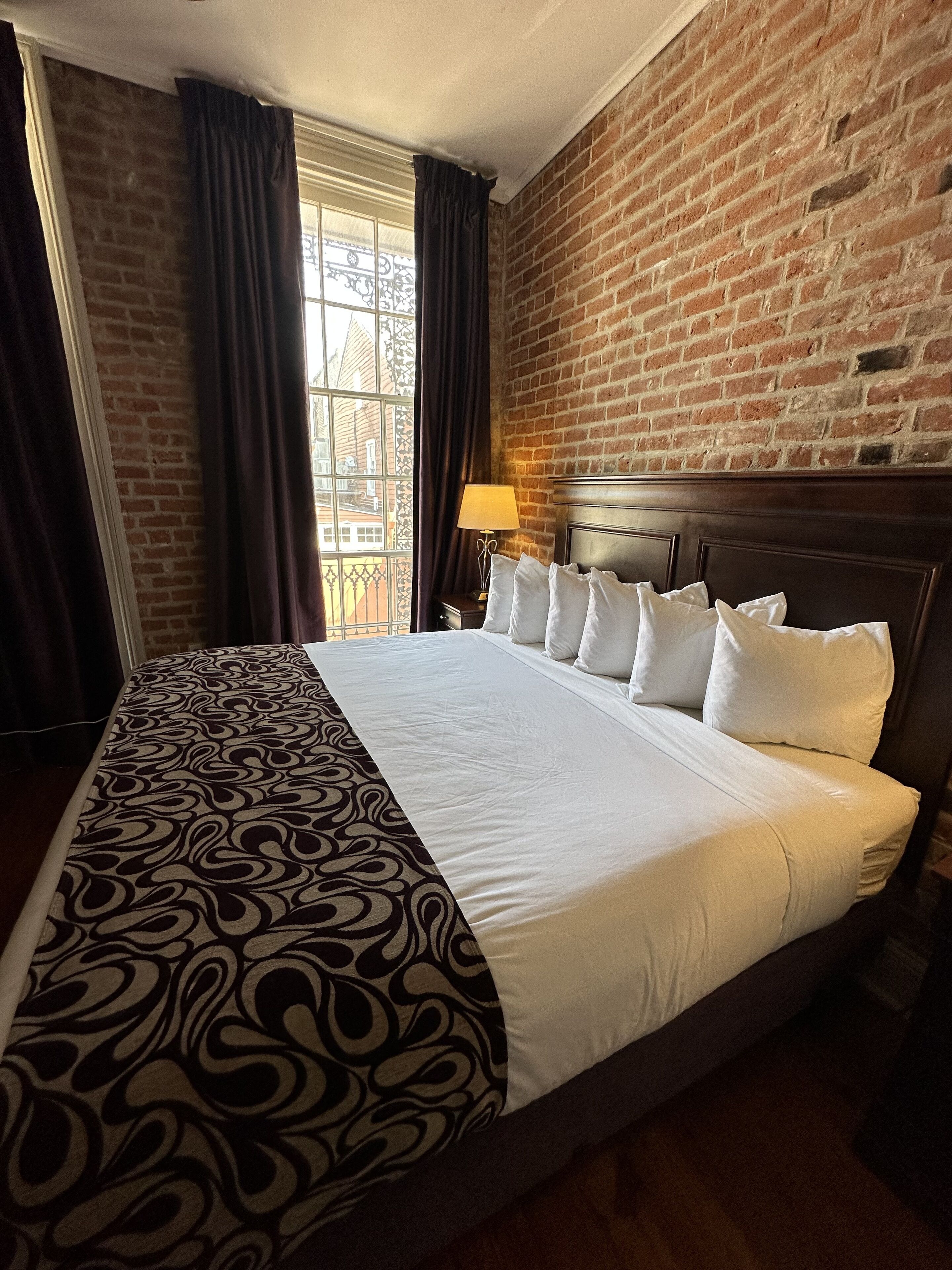 Suite, 1 King Bed with Sofa bed, Non Smoking