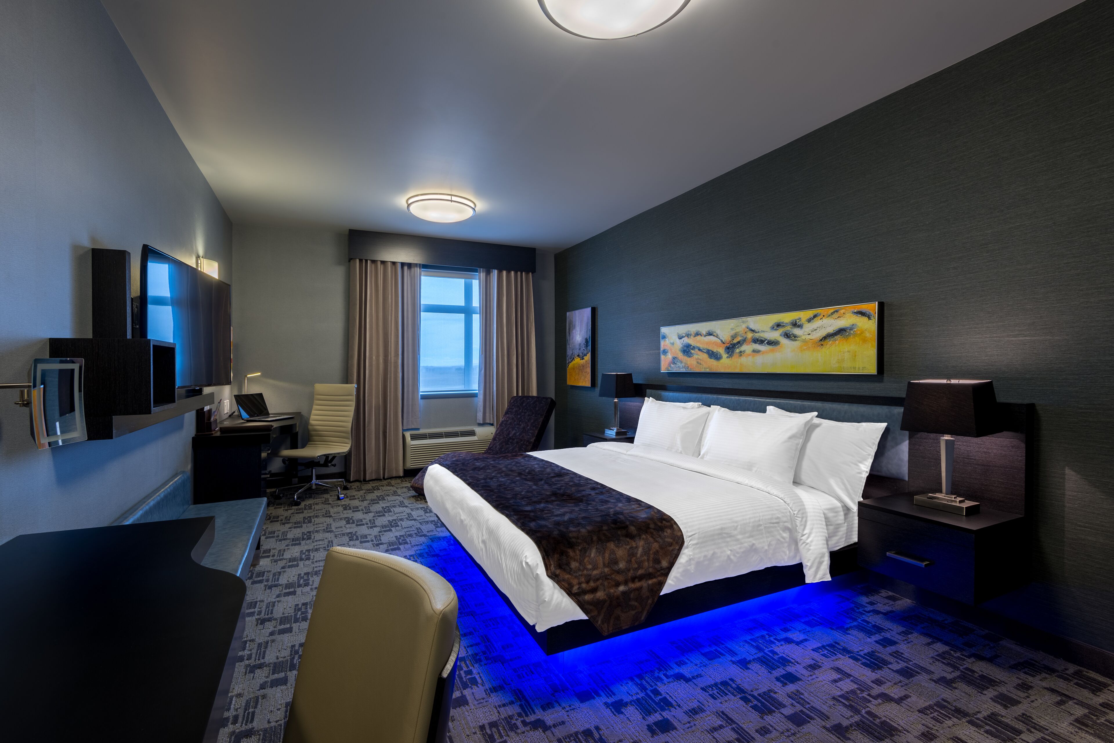 Applause King Room
