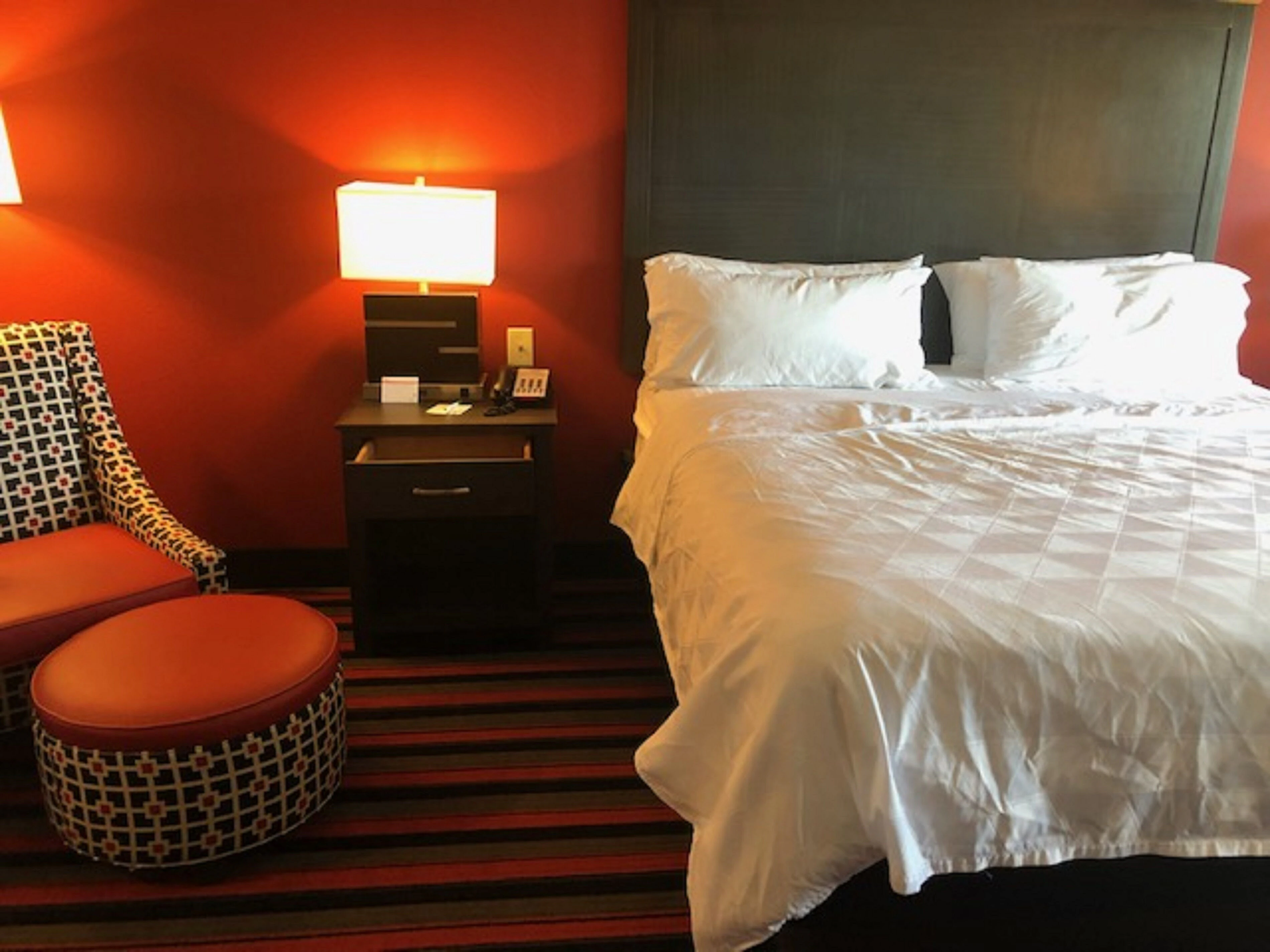 Standard Room, 1 King Bed, Microwave